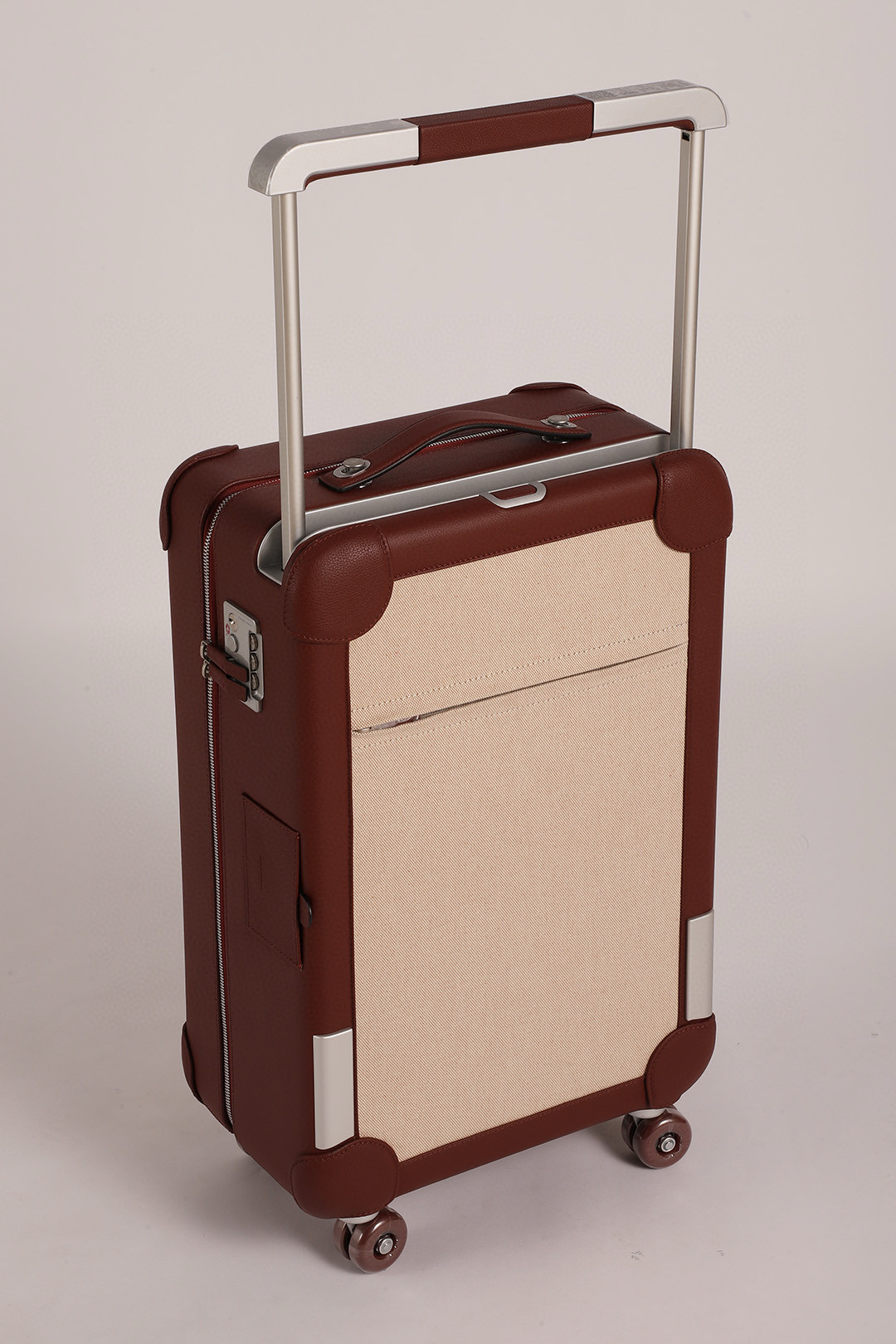 R.M.S. Elmar S. Travel Van: $150,000. Explore, Collect, Discover – Unique Journey Companion. - 图片 6