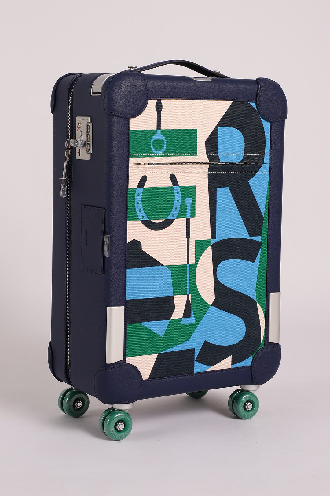 R.M.S. Elmar S. Travel Van: $150,000. Explore the World in Style! - 图片 4