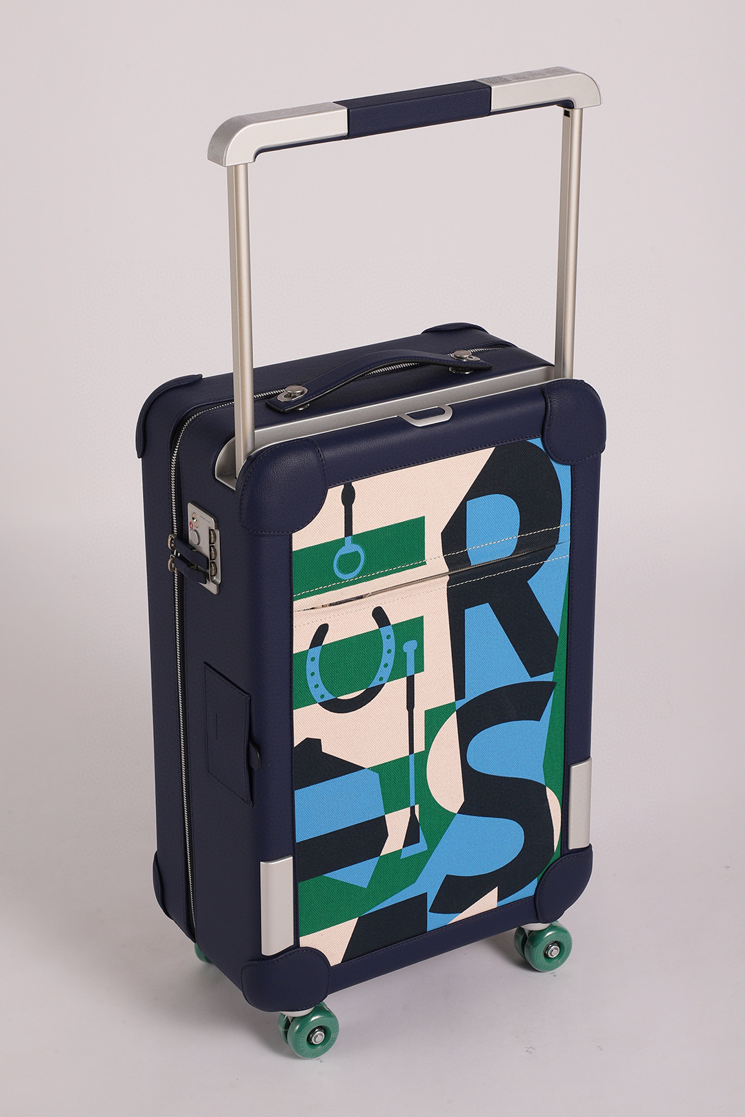 R.M.S. Elmar S. Travel Van: $150,000. Explore the World in Style! - 图片 6