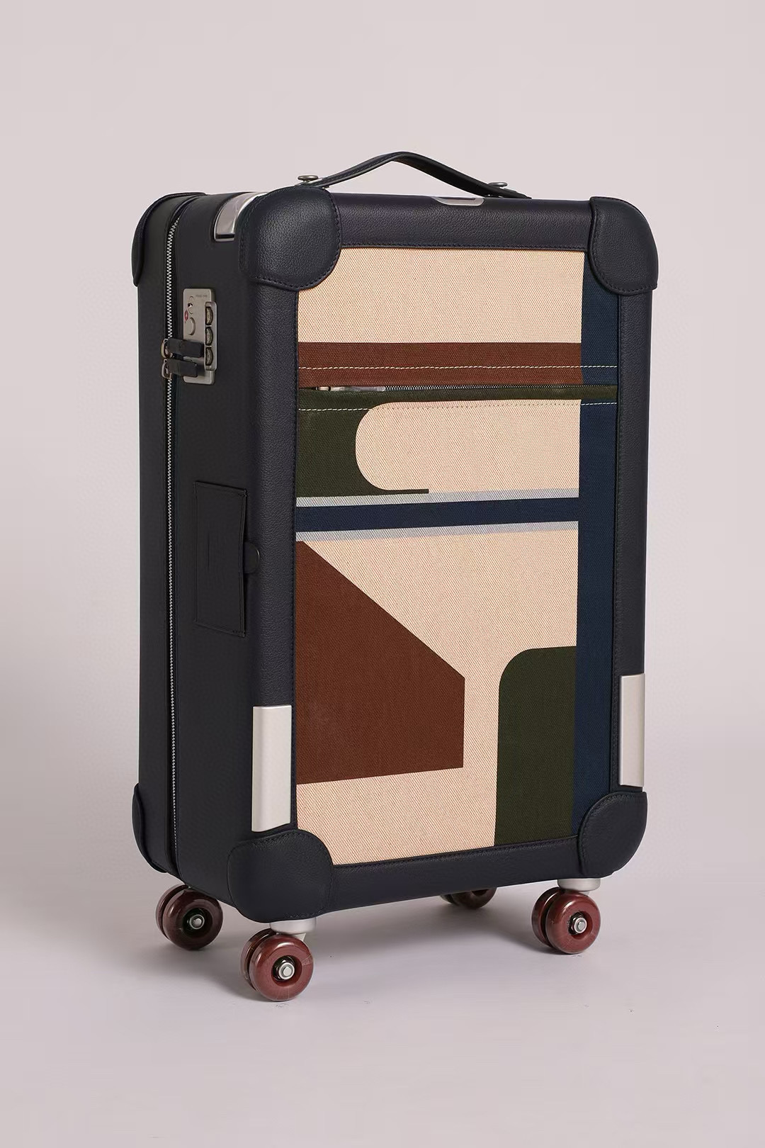 R.M.S. Elmar S. Travel Boxes: Stylish, Durable, and Spacious for $150,000 - 图片 2