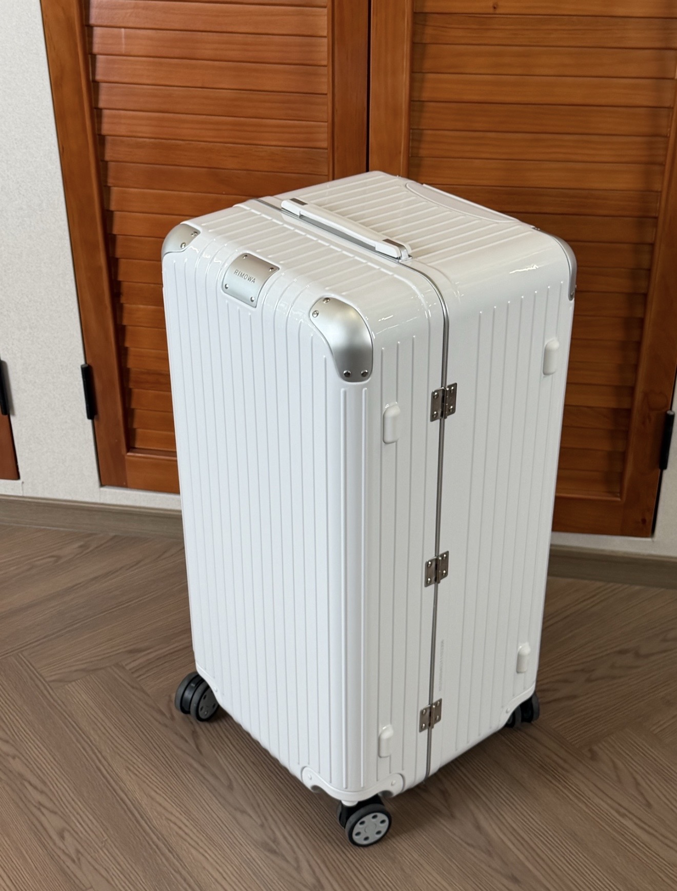 Rimowa Classic White Standard travel