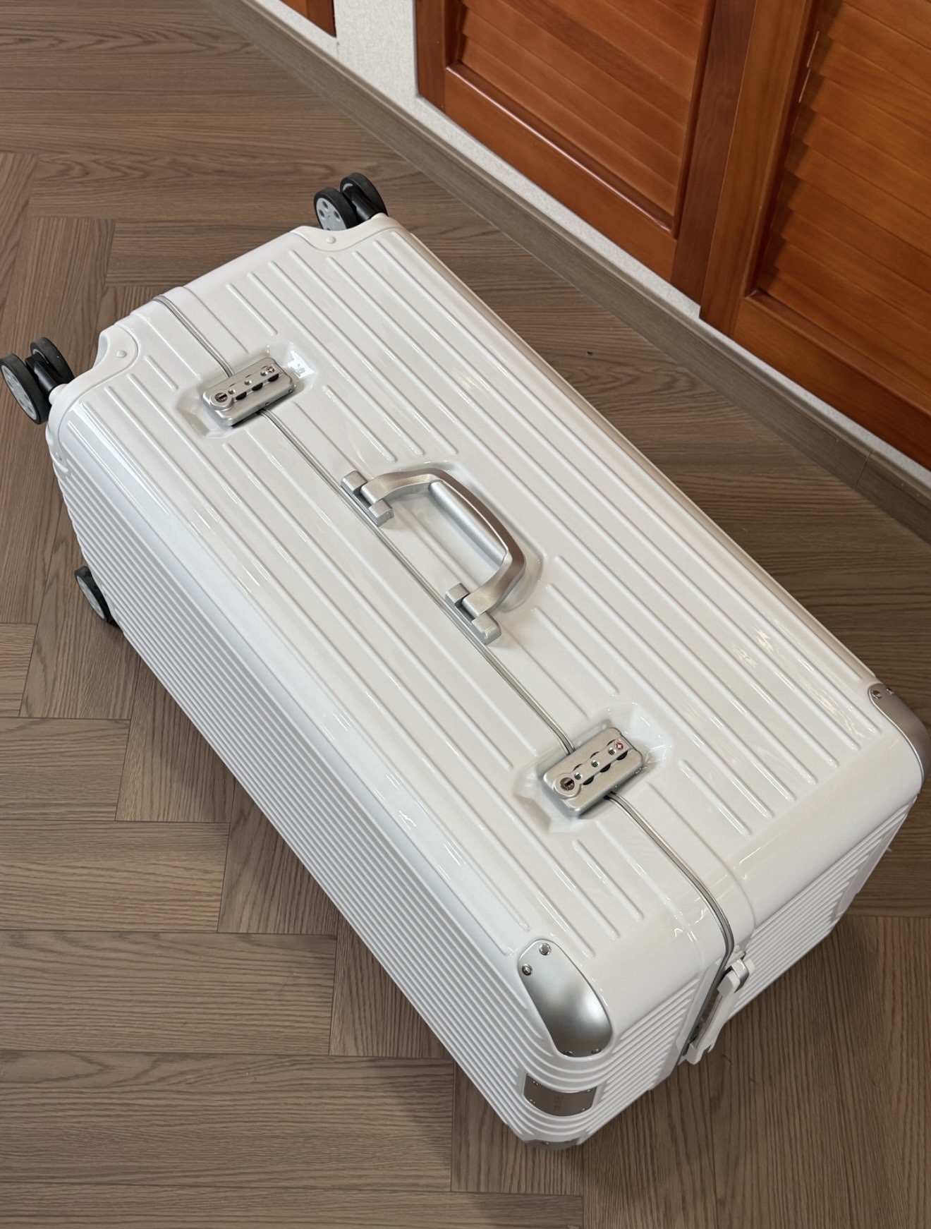 Rimowa Classic White Standard travel