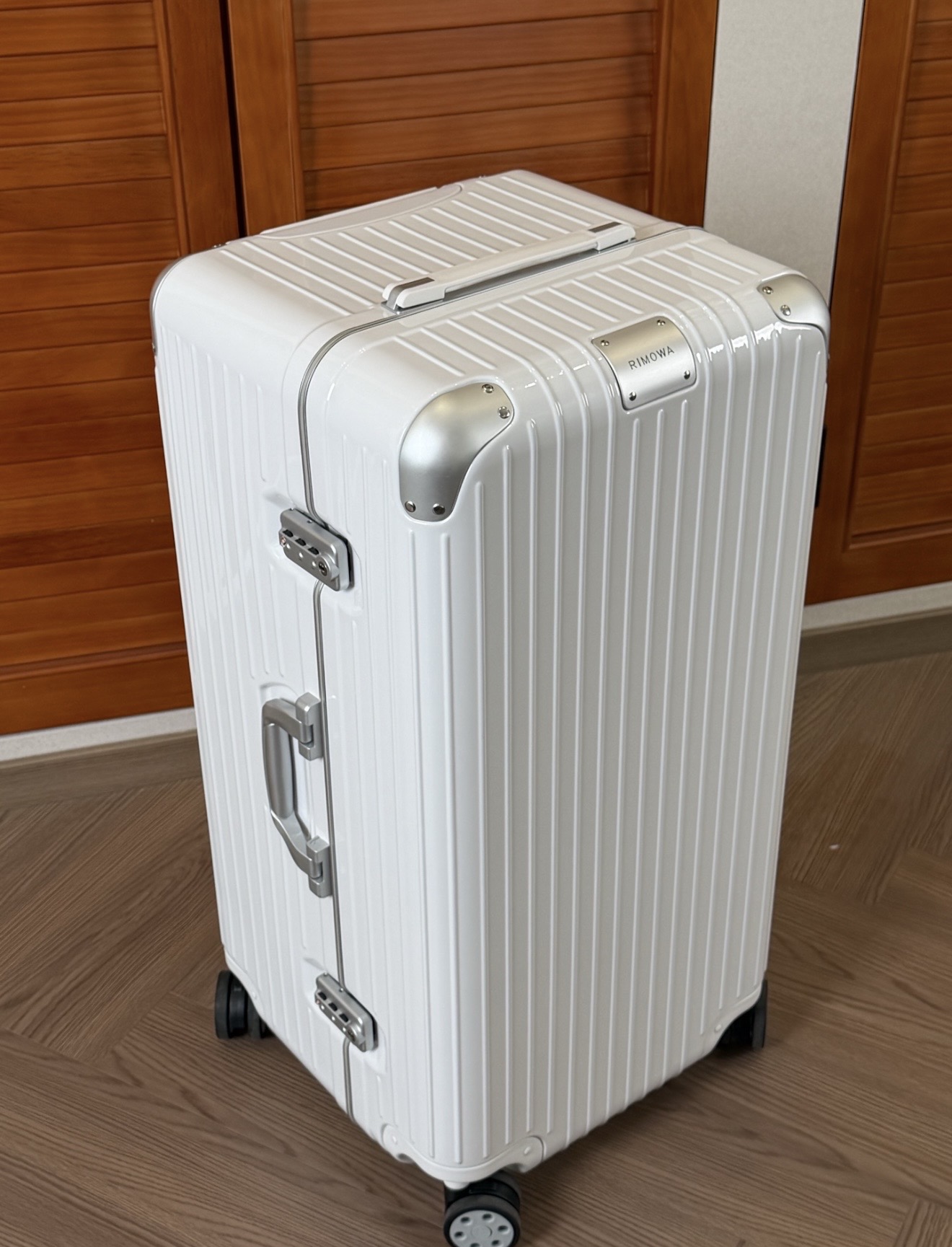 Rimowa Classic White Standard travel