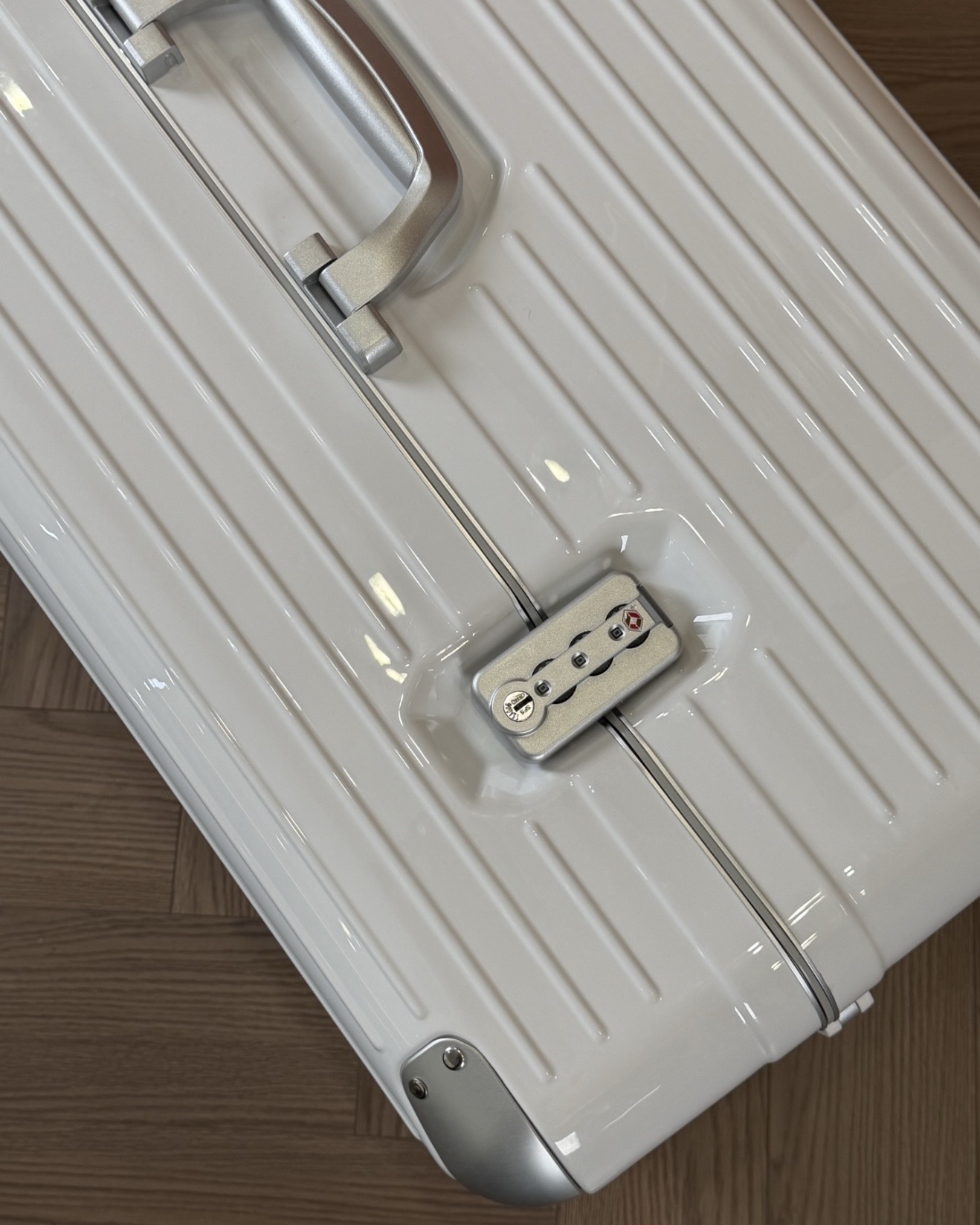 Rimowa Classic White Standard travel