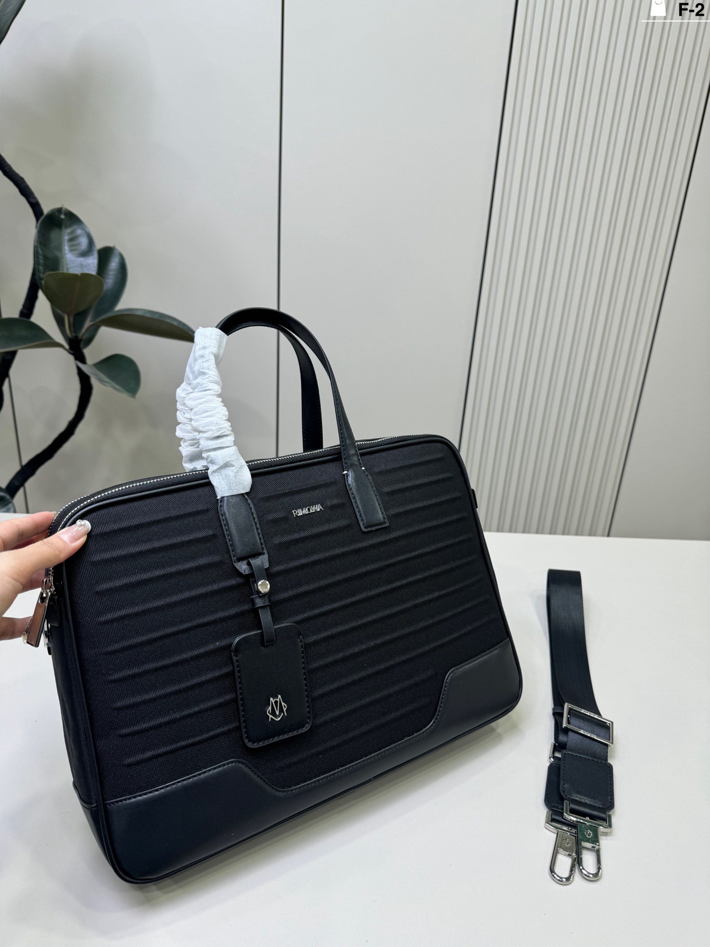 NO:741011,RIMOWA Never Still Official Business Bag Grained Leather Handbag Men's Black,19860909RIMOWA日默瓦 Never Still 公文商务包 粒面皮革 手提包 男款 黑色,,luggage