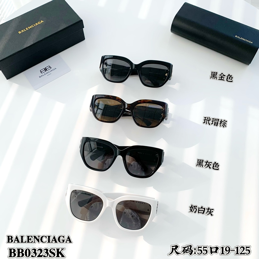 原单正品:巴黎世家/BALENCIAGA黑武士系列 。新款时尚新款大框方形男女同款系列太阳镜 型号:BB0SK 男女同款系列 ！\n     釆用原厂镜架 『意大利进口醋酸板材』具有高强度 结实 有记忆性 不易变形 质地温润 柔软性均佳 具有良好的耐热性，腐蚀性和耐药品性 且手感光滑透亮细腻 佩戴舒适平稳 防止磨损。轻盈有质感的板材镜框 简洁大方易佩戴  镜片采用超清纳米尼龙镜片。YD%防紫外线 提供高效UV防护 透光度极高。看东西超清 质感超棒。\n尺寸:口-\npEL