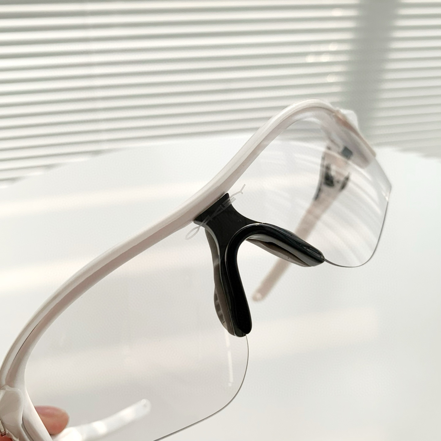 Oakley 欧克利运动眼镜 OO9206系列   （透明色）【变色镜片】
