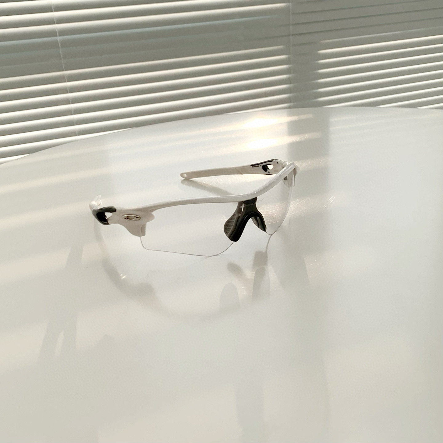 Oakley 欧克利运动眼镜 OO9206系列   （透明色）【变色镜片】