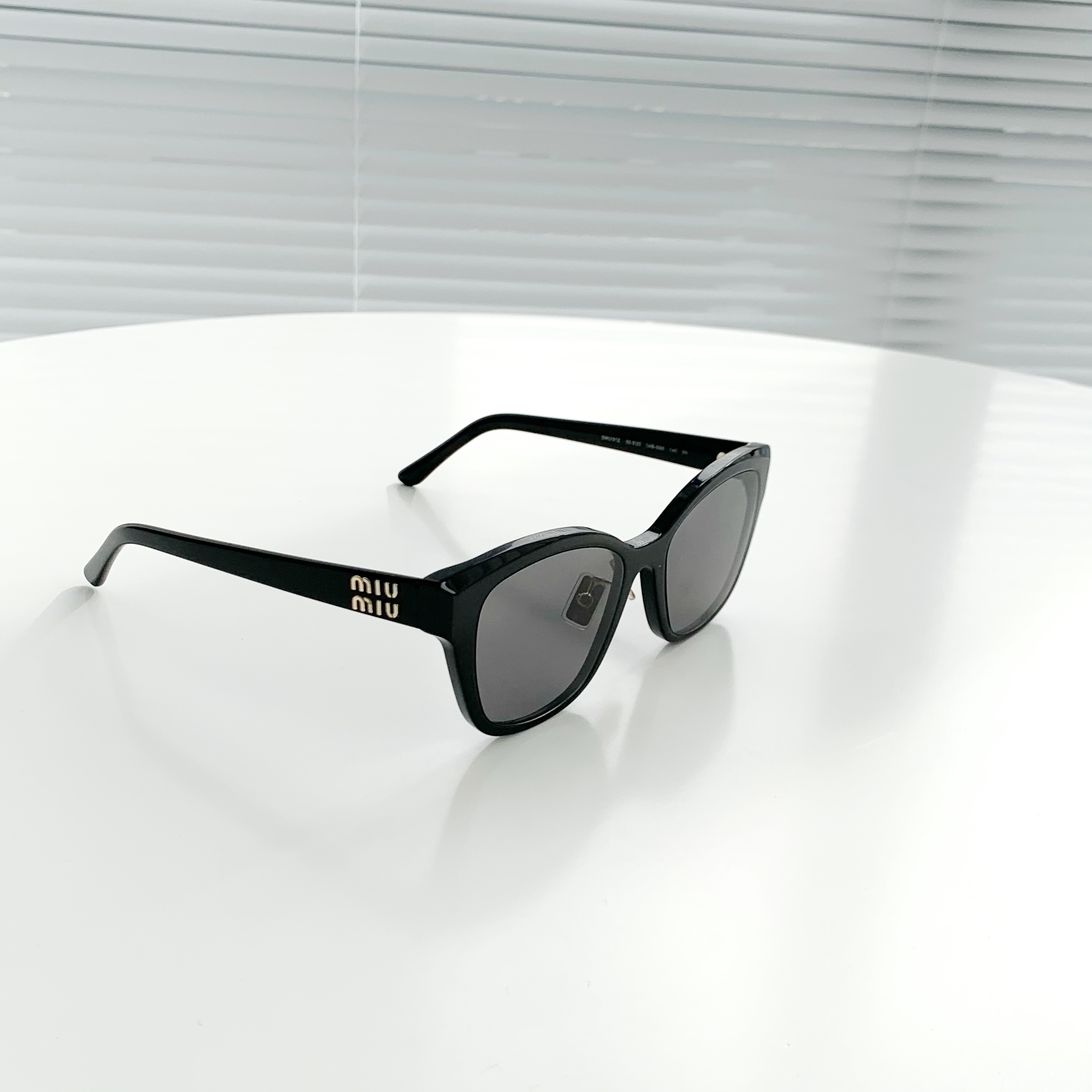 MIUMIU-型号：SMU01Z·（黑灰色）
