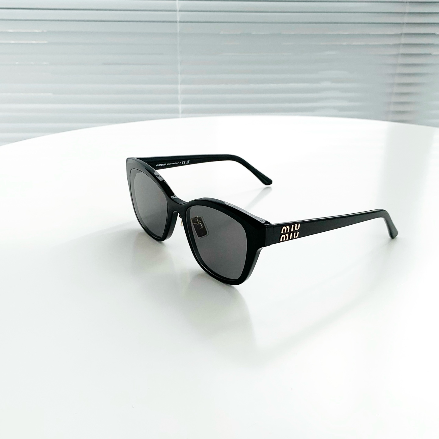 MIUMIU-型号：SMU01Z·（黑灰色）