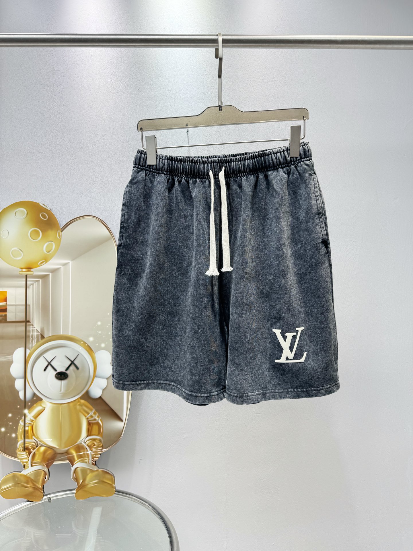 NO:454694,1v 2025 new style, snowflake pickling and aging, personalized craft pattern making, customized fabric shorts, super good-looking upper body, same style for men and women, S M L XL XXL five codes,, shorts, alexander wang198609091v 2025新款 雪花酸洗做旧 个性工艺图案制作 定制面料短裤 上身超好看 男女同款 S M L XL XXL 五个码,,shorts,alexander wang,Men's clothing