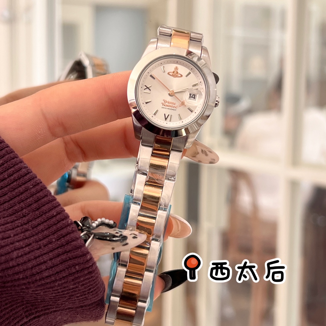 Luxurious Vivienne Westwood Queen’s Wristwatch with Roman Sculptural Saturn Markings - 图片 5