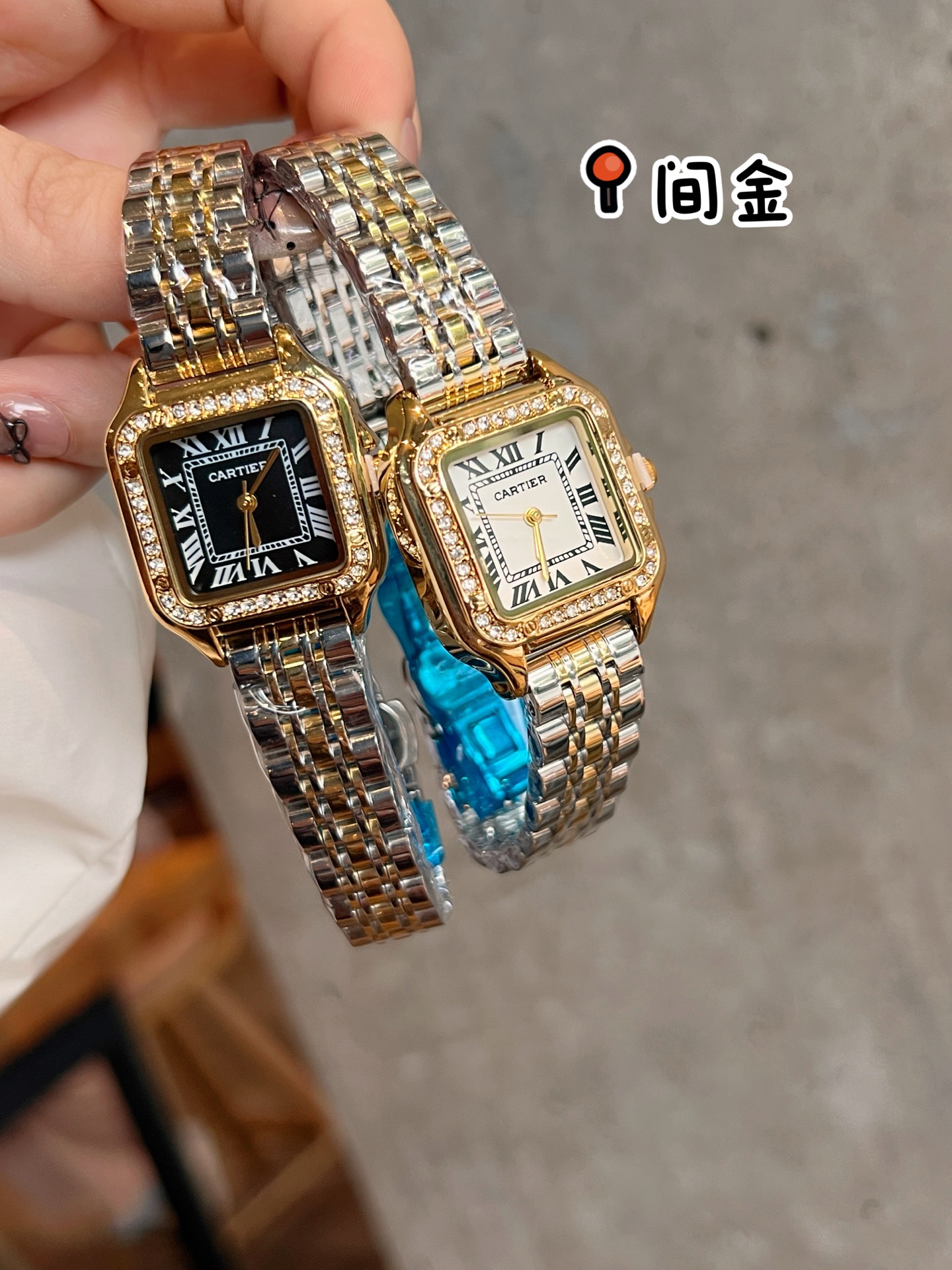 ❤️250包邮/原单代购级别
卡地亚 ⌚️猎豹手表，新款 无刻度面  华丽而不羁，是Panthère de Cartier猎豹所传达的美学风格。它线条流畅，魅惑动人，柔软服帖于腕间，宛若在肌肤上翩翩起舞。独特的造型彰显成熟优雅、自信动人的女性形象。