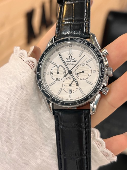 Omega Speedmaster Men's Watch - Chronograph, Leather Strap, 40mm Diameter 1 Omega Speedmaster Men's Watch - Chronograph, Leather Strap, 40mm Diameter