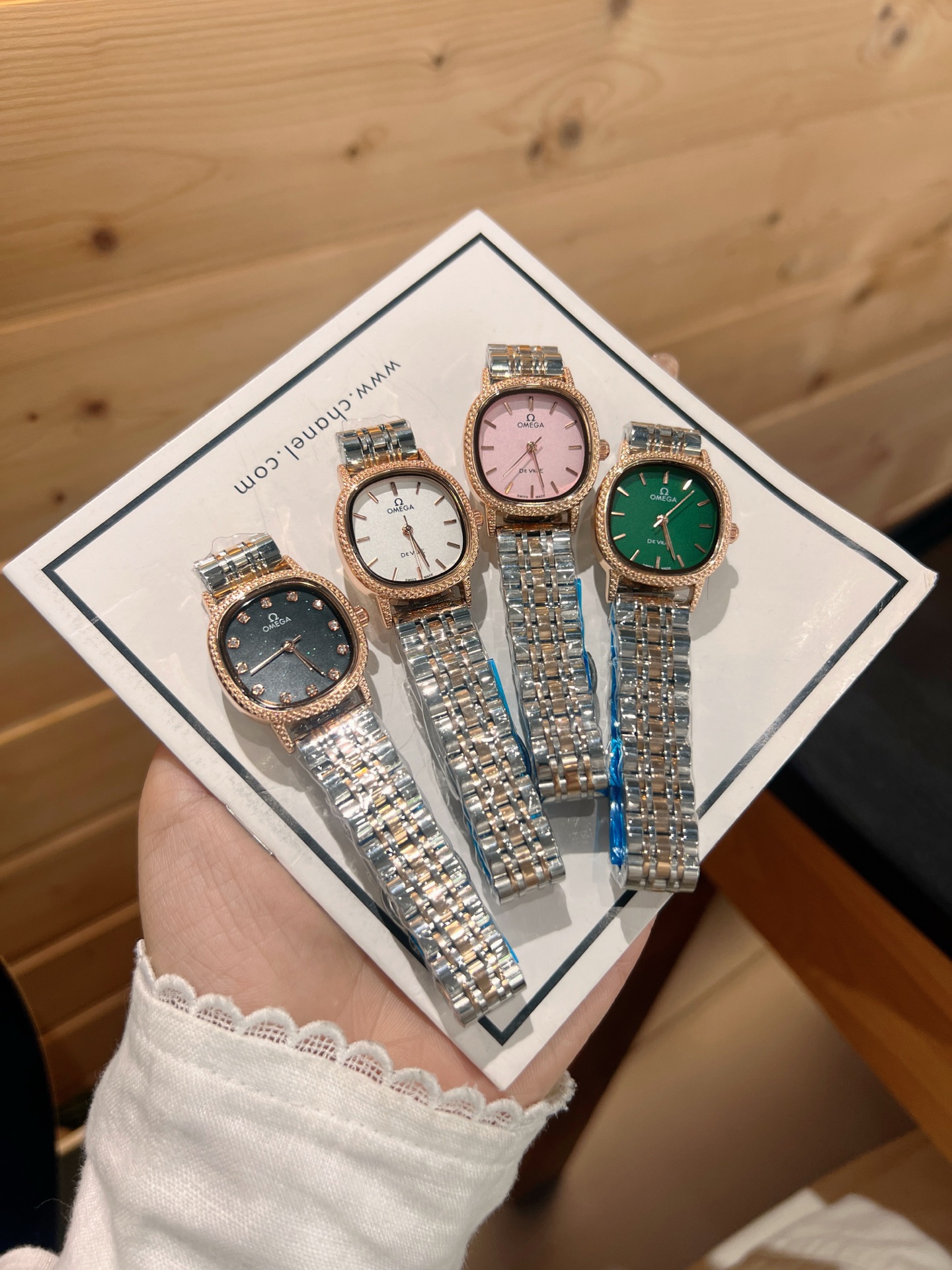 💰65
欧米伽经典款石英手表，进口石英机芯，精钢材质表