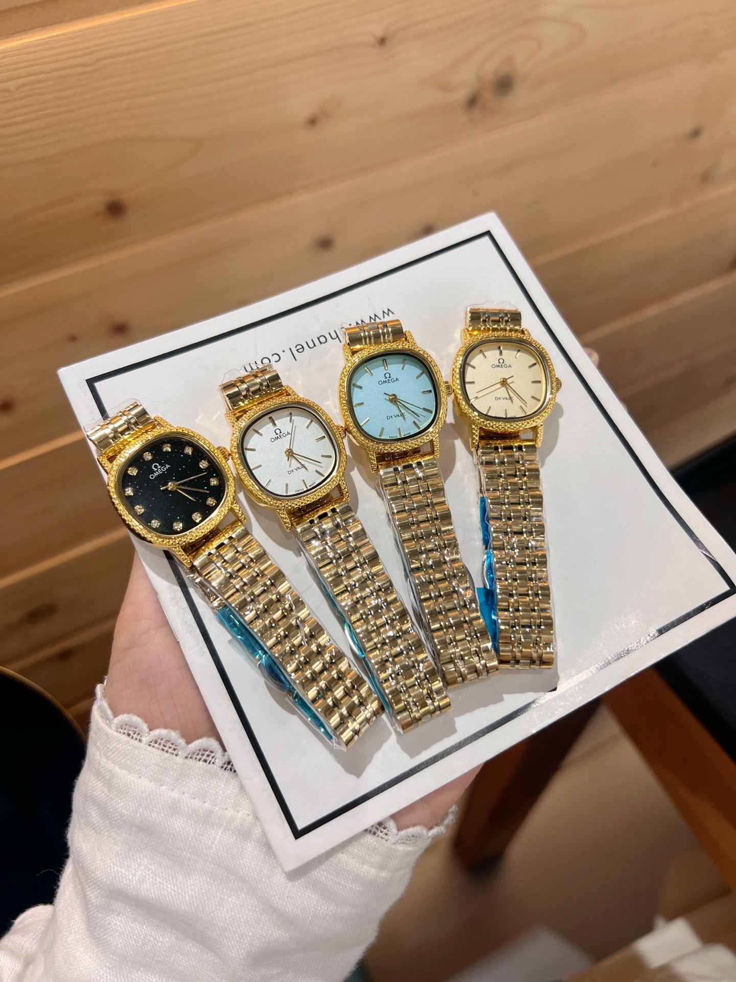 💰65
欧米伽经典款石英手表，进口石英机芯，精钢材质表