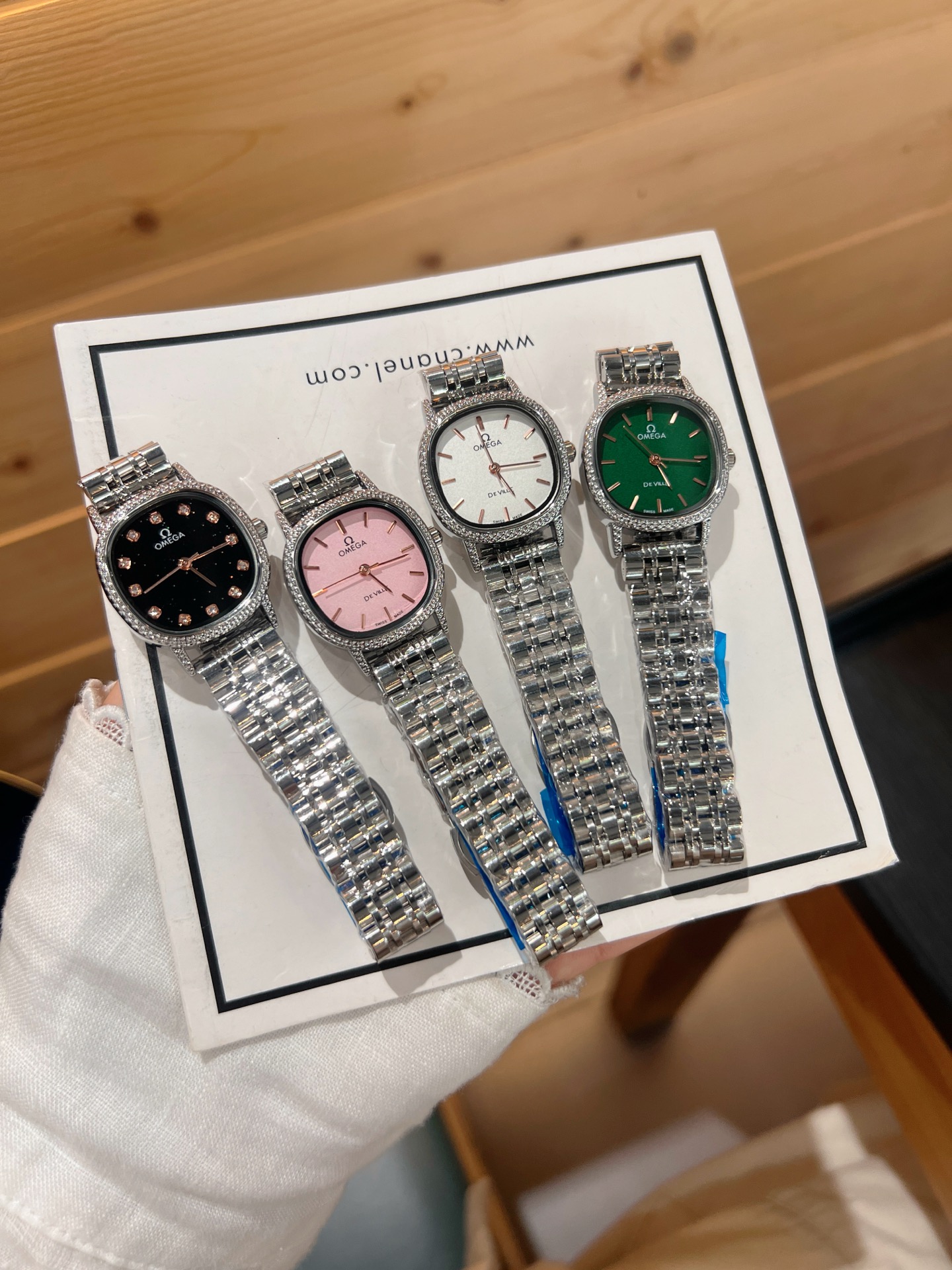 💰65
欧米伽经典款石英手表，进口石英机芯，精钢材质表