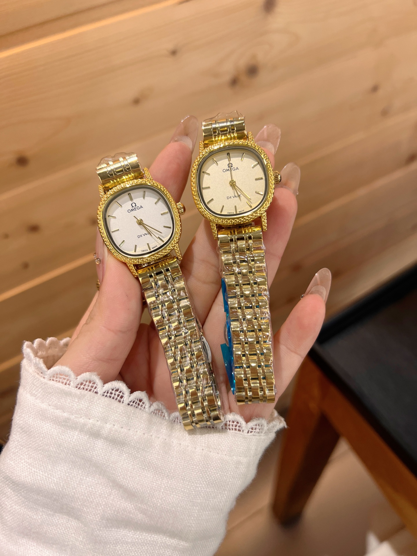 💰65
欧米伽经典款石英手表，进口石英机芯，精钢材质表