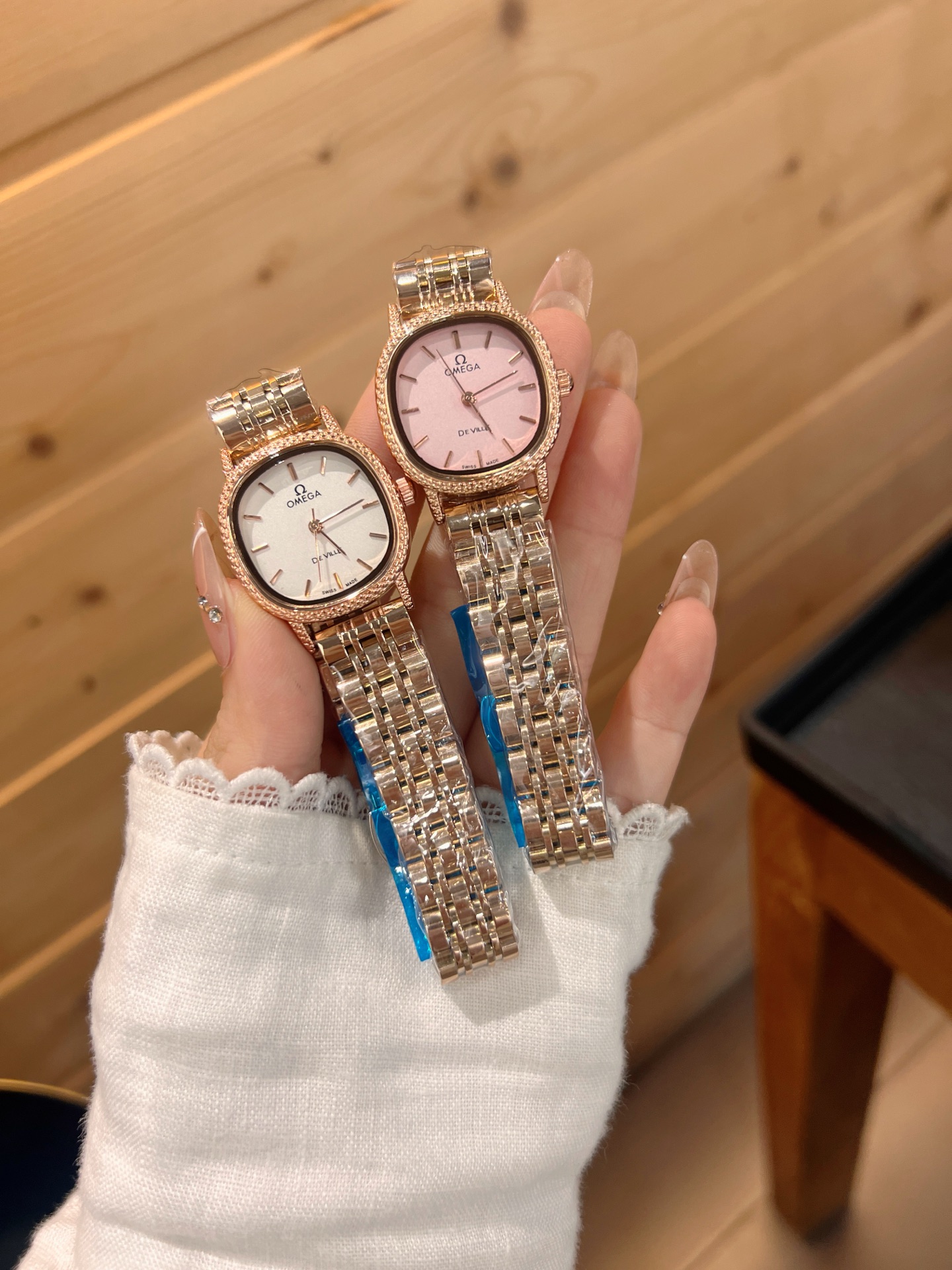 💰65
欧米伽经典款石英手表，进口石英机芯，精钢材质表