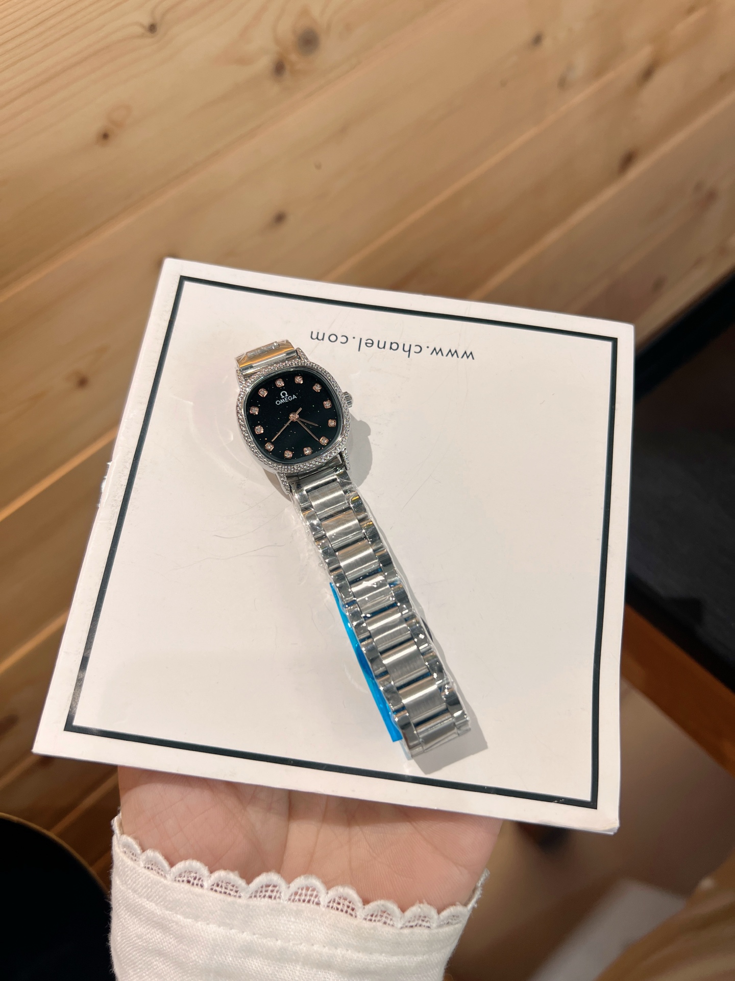 💰65
欧米伽经典款石英手表，进口石英机芯，精钢材质表