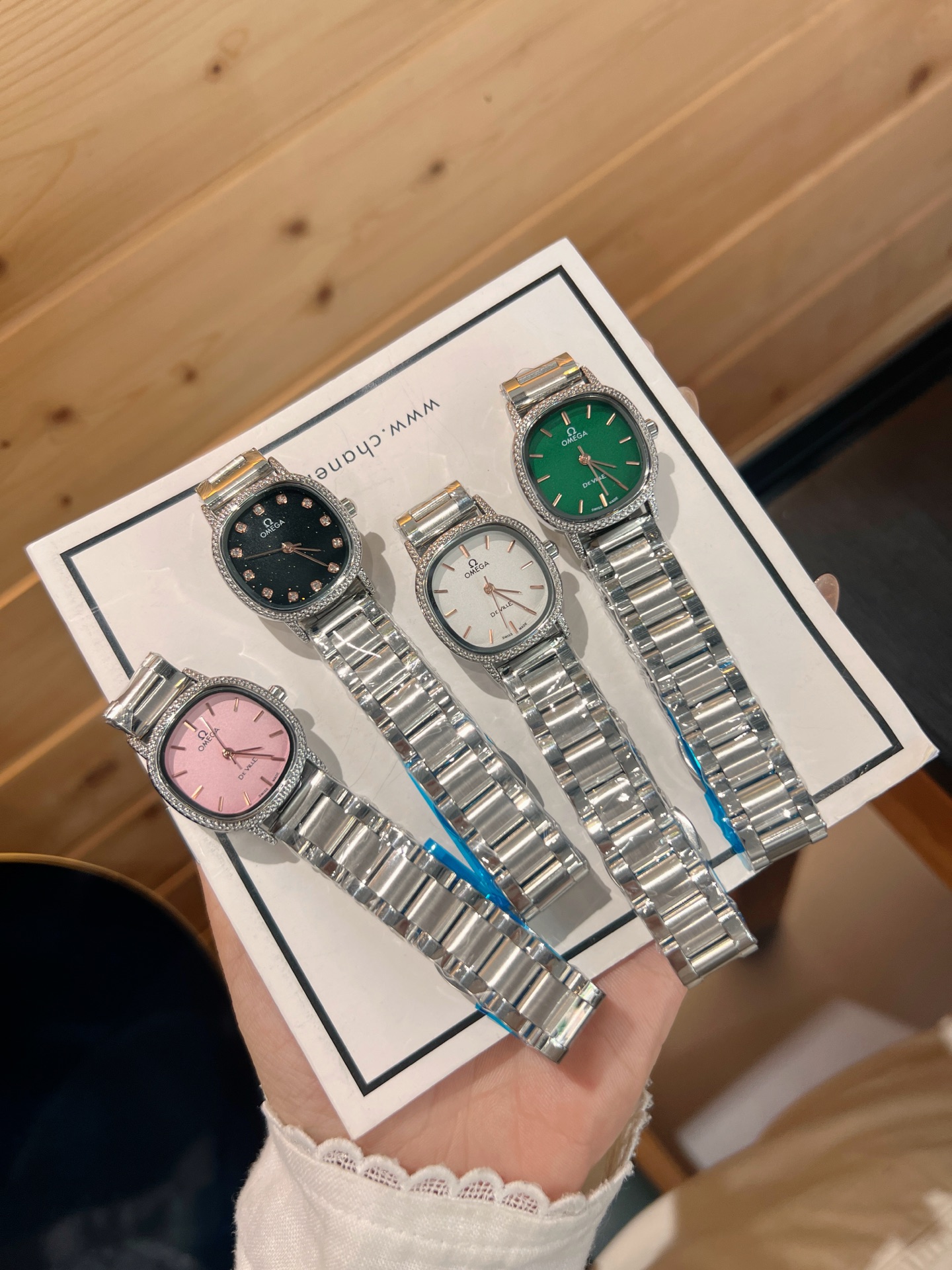 💰65
欧米伽经典款石英手表，进口石英机芯，精钢材质表