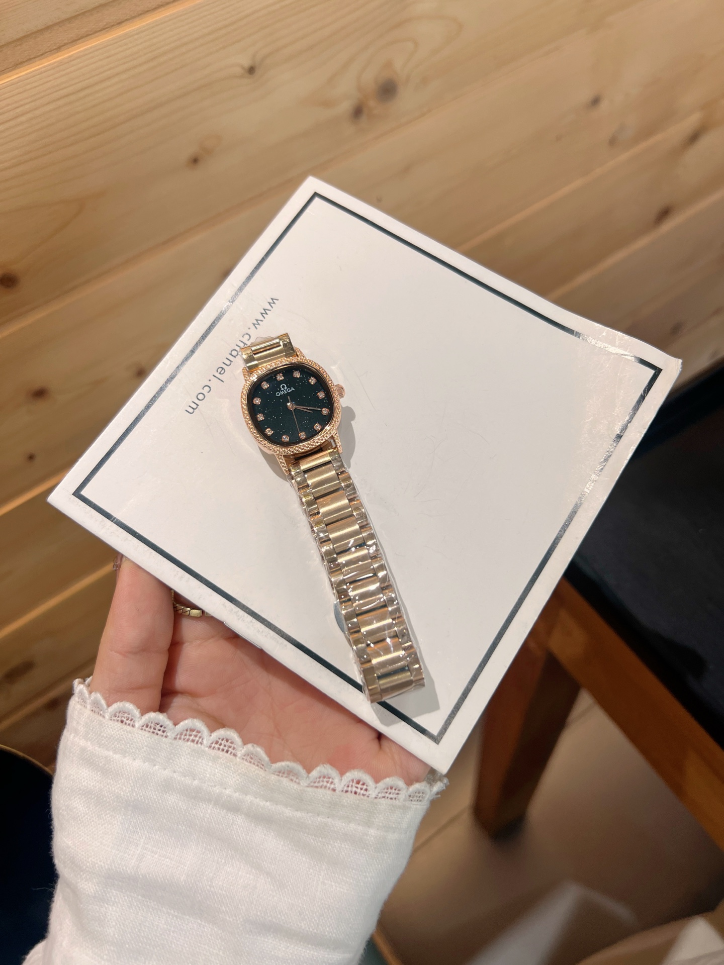 💰65
欧米伽经典款石英手表，进口石英机芯，精钢材质表