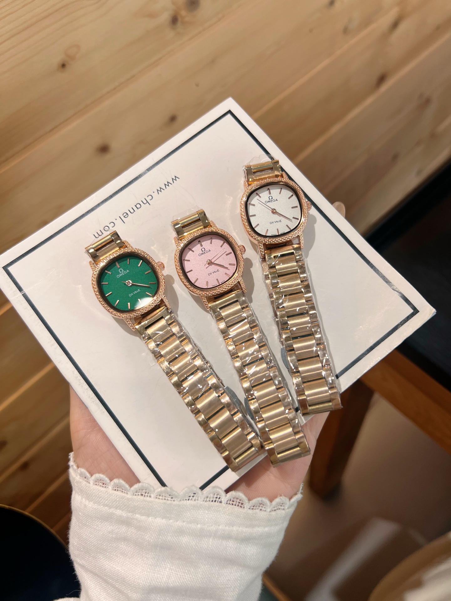 💰65
欧米伽经典款石英手表，进口石英机芯，精钢材质表