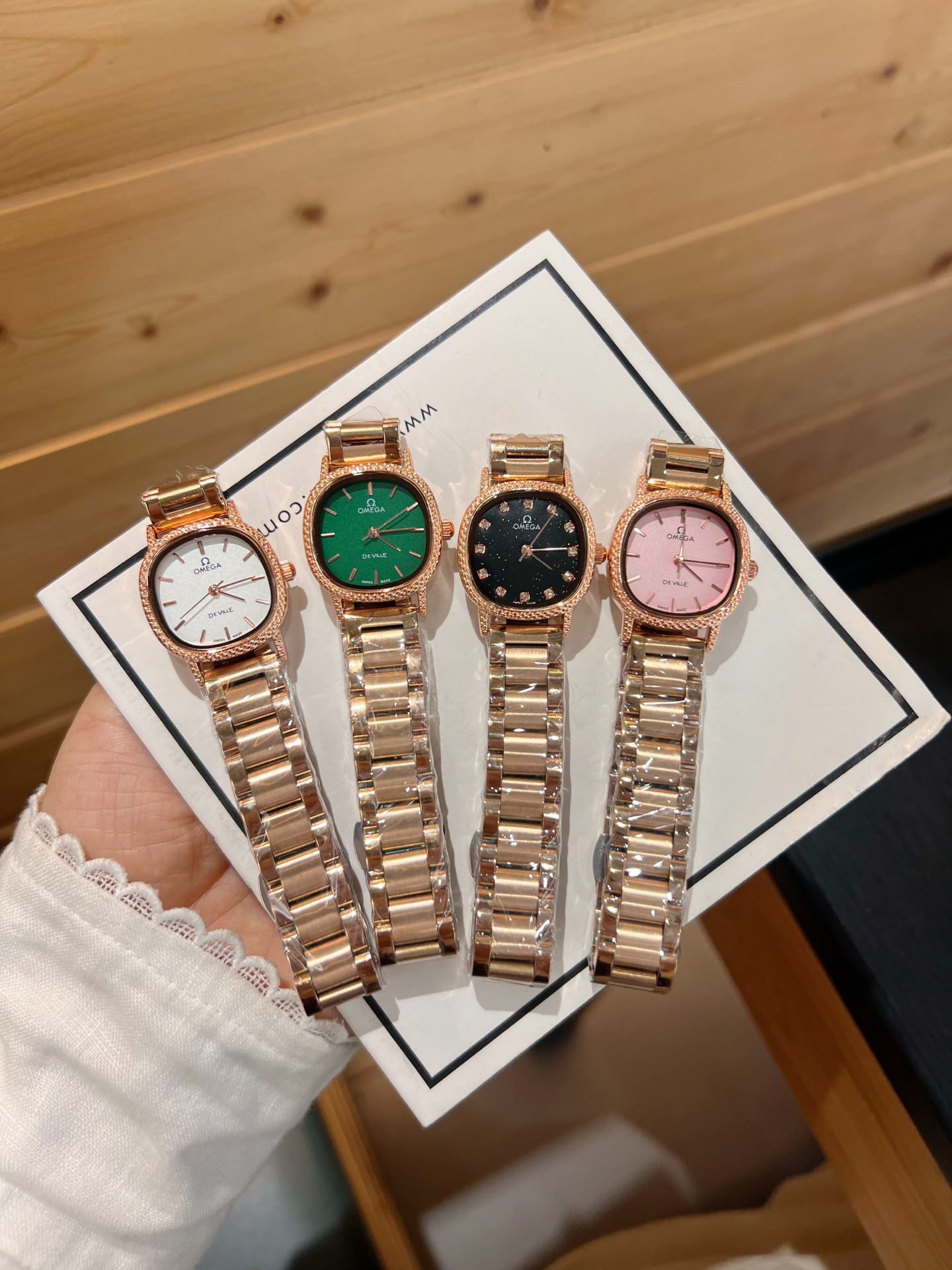 💰65
欧米伽经典款石英手表，进口石英机芯，精钢材质表