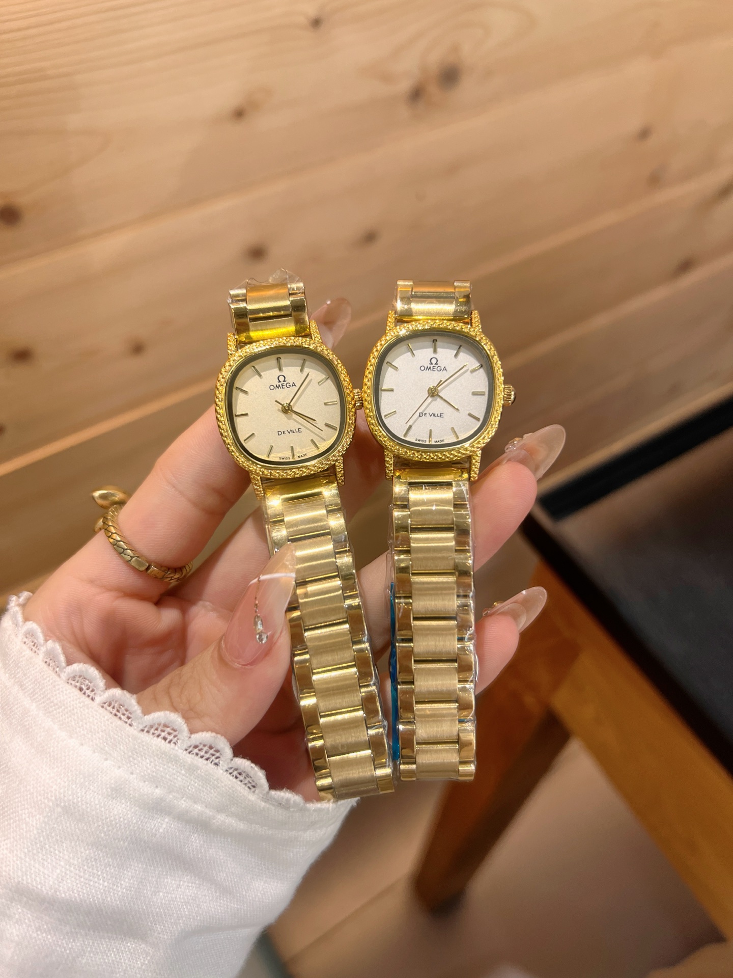 💰65
欧米伽经典款石英手表，进口石英机芯，精钢材质表