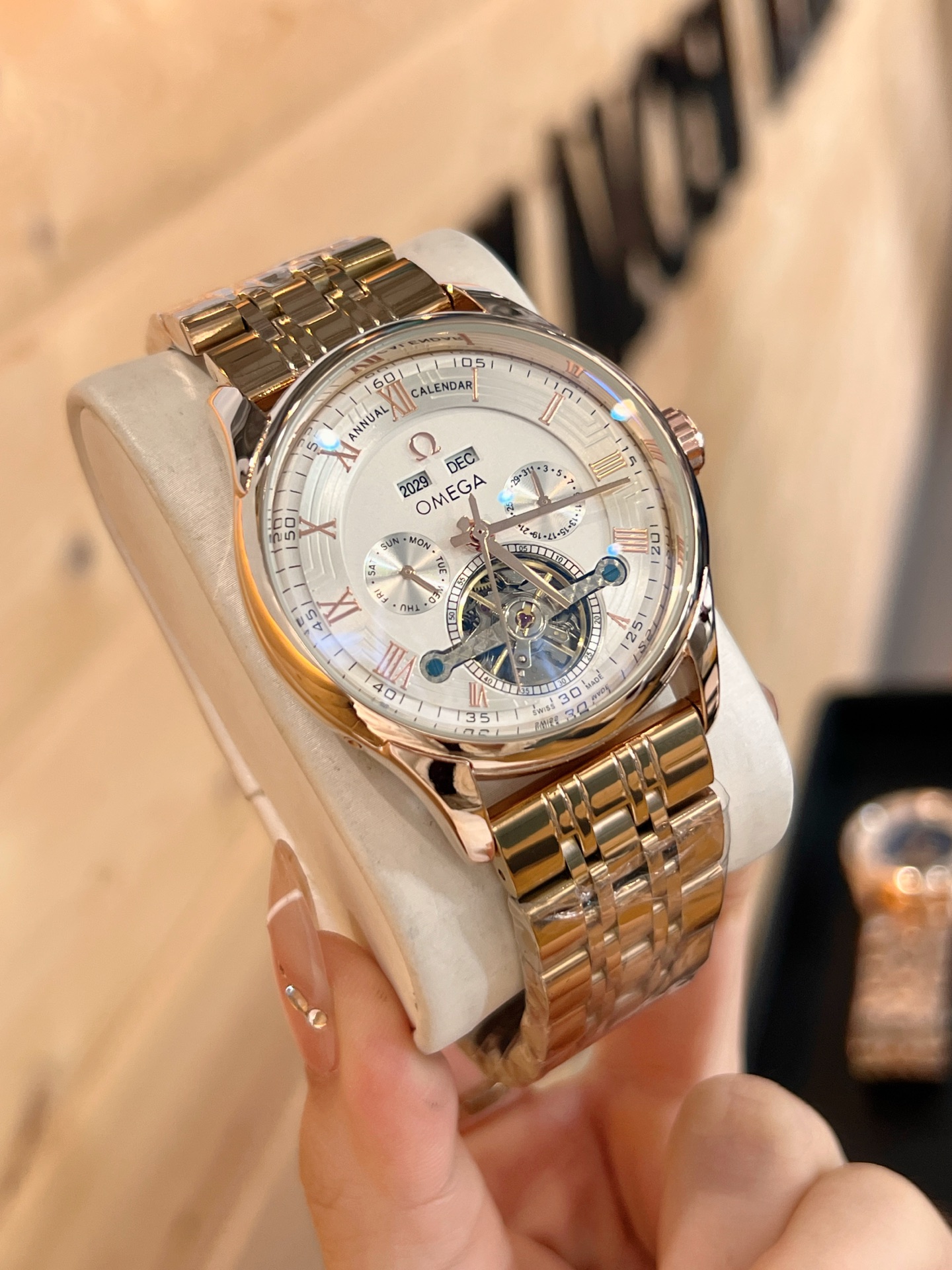 💰180
欧米加-OMEGA 九飞轮全自动机械腕表 蕴