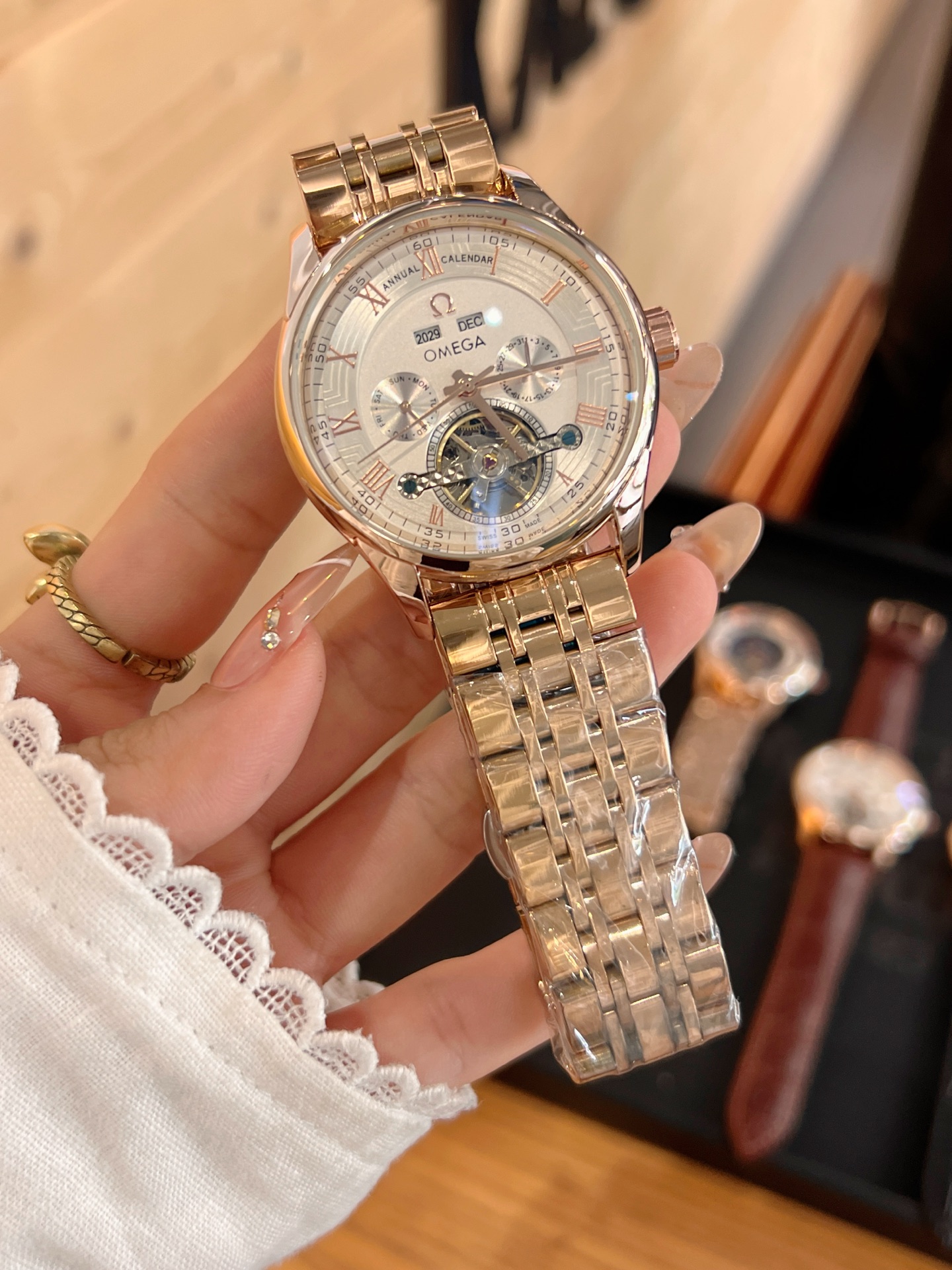 💰180
欧米加-OMEGA 九飞轮全自动机械腕表 蕴