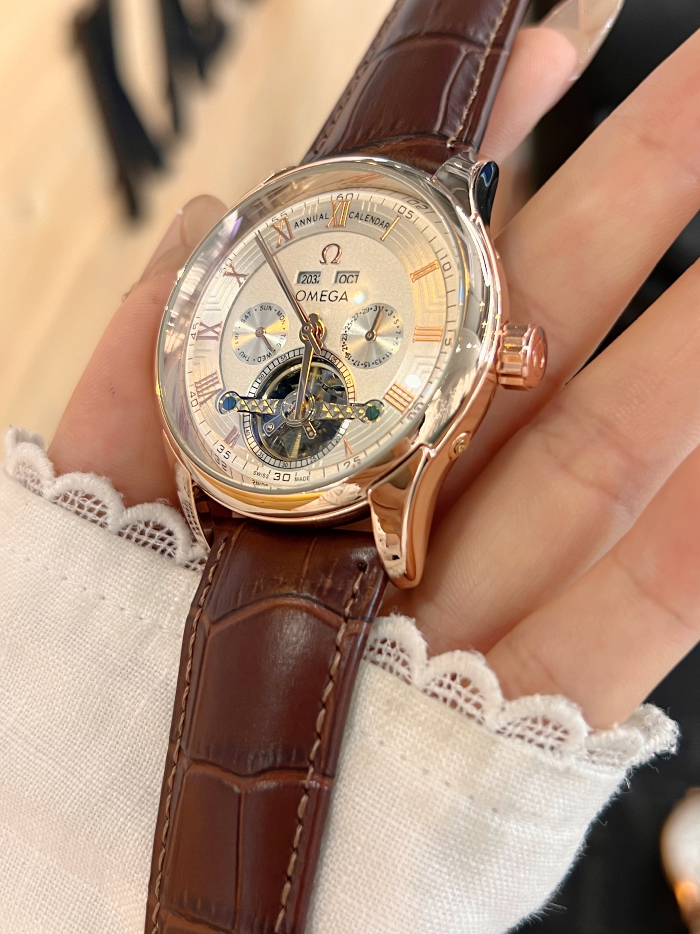 💰175
欧米加-OMEGA 九飞轮全自动机械腕表 蕴