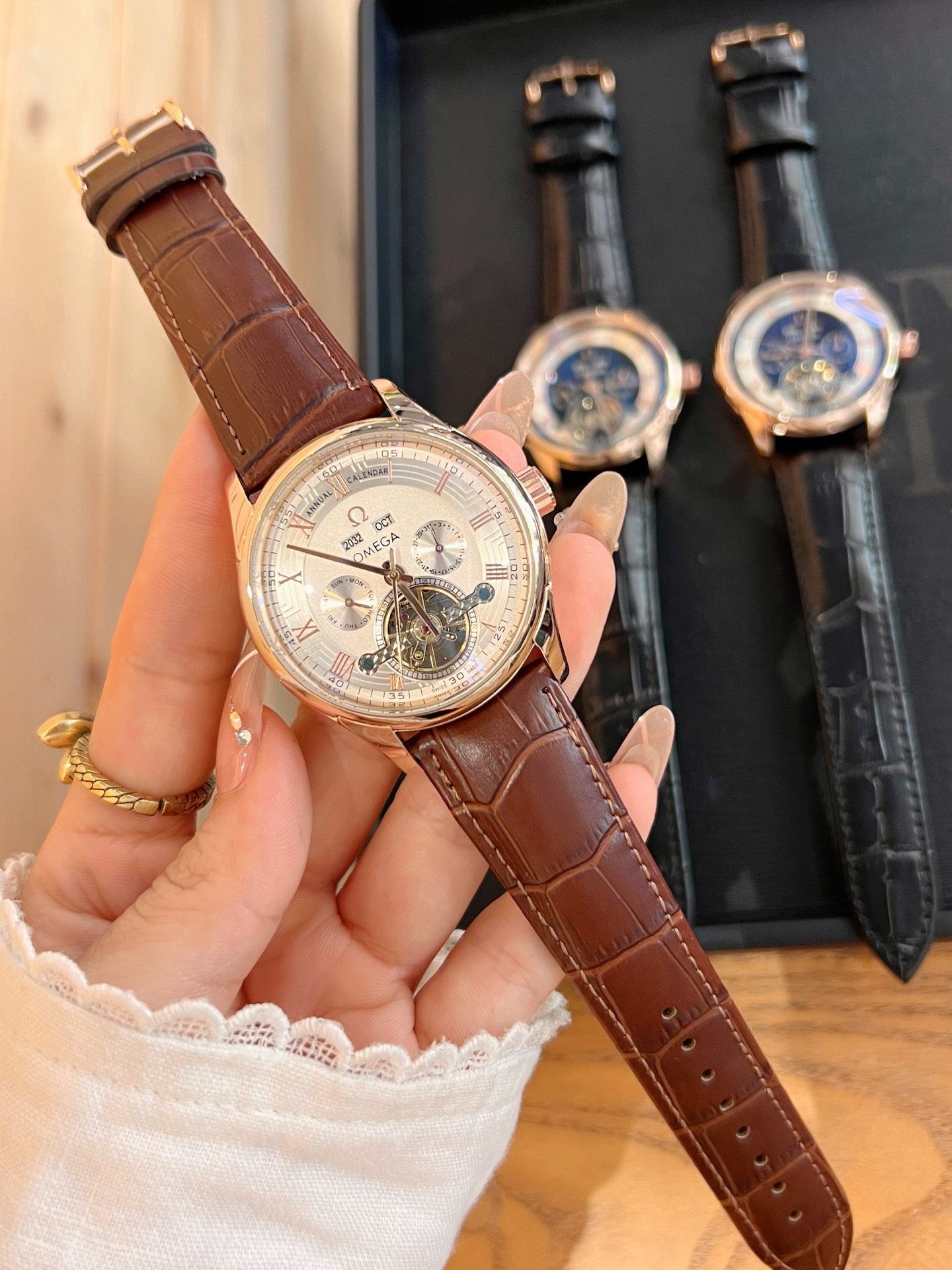 💰175
欧米加-OMEGA 九飞轮全自动机械腕表 蕴