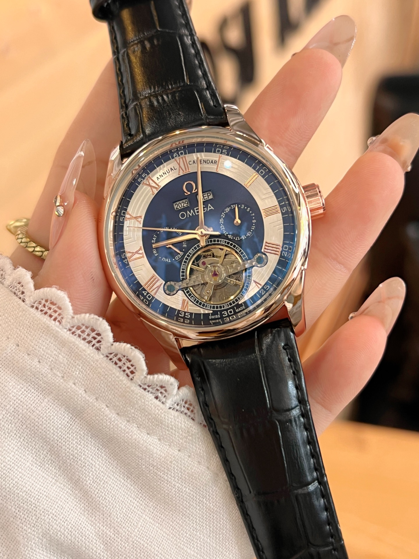 💰175
欧米加-OMEGA 九飞轮全自动机械腕表 蕴