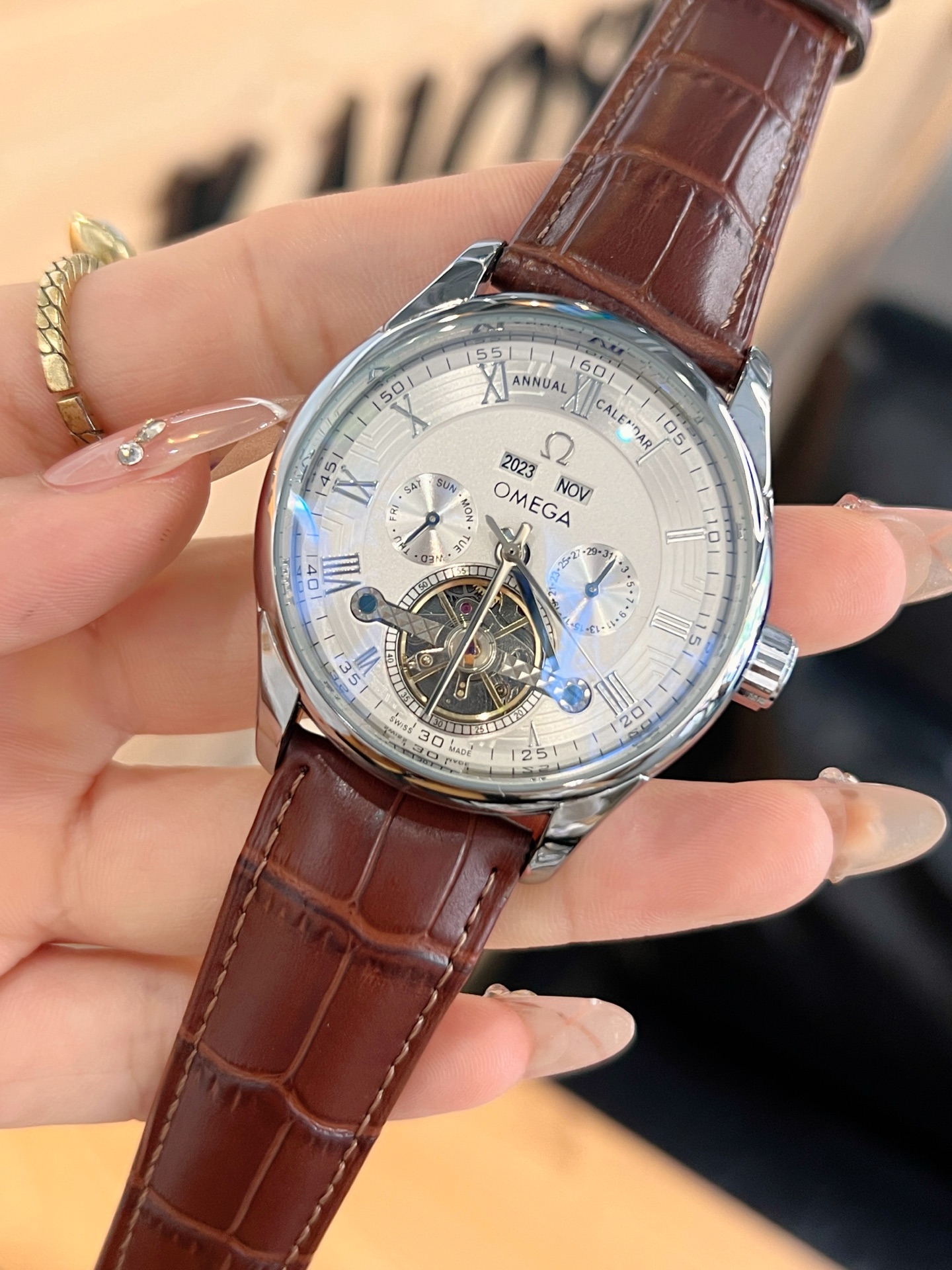 💰170
欧米加-OMEGA 九飞轮全自动机械腕表 蕴