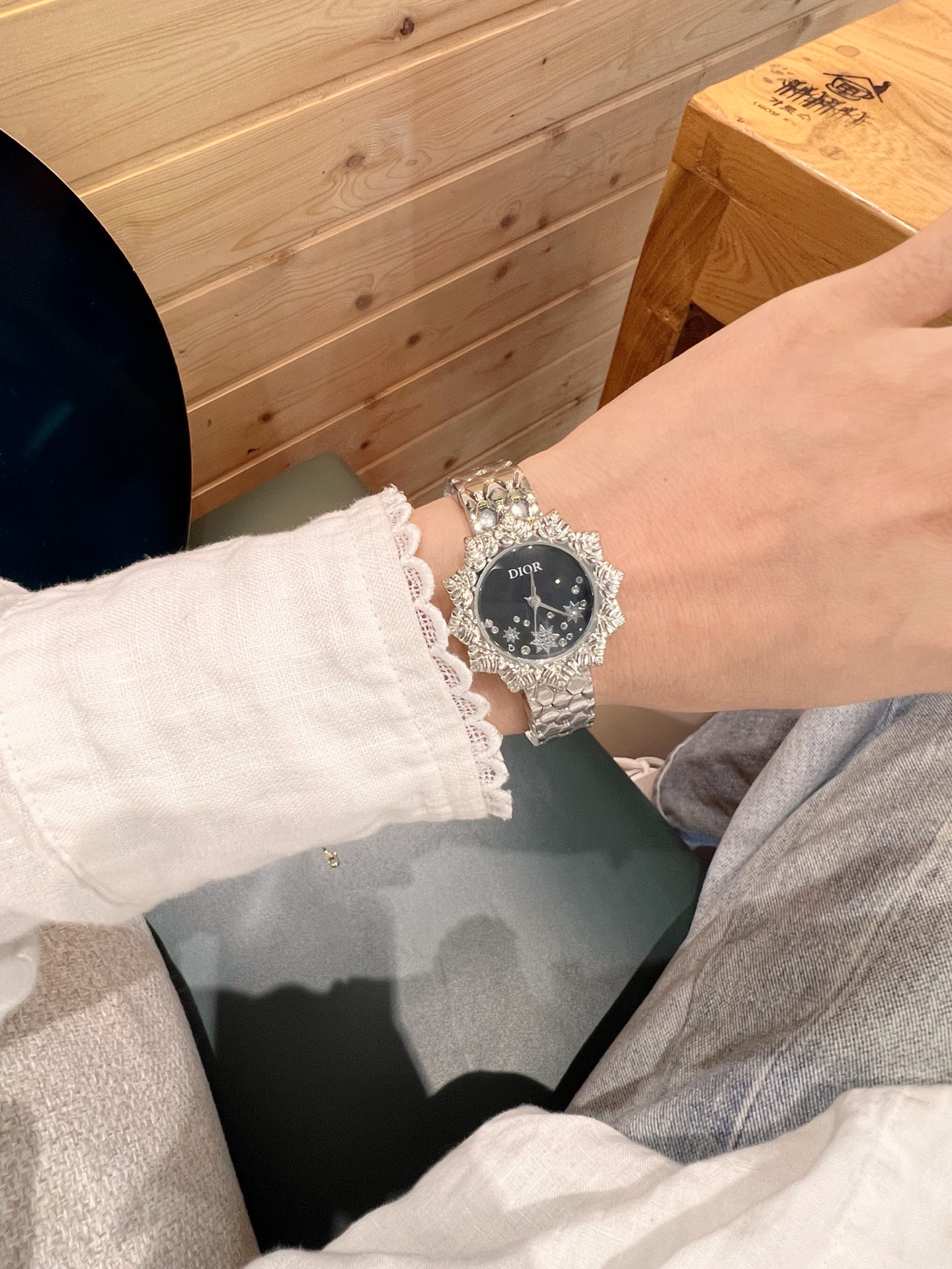 💰50
迪奥 时尚最新款✨🎀简约时尚时装表💍精美名