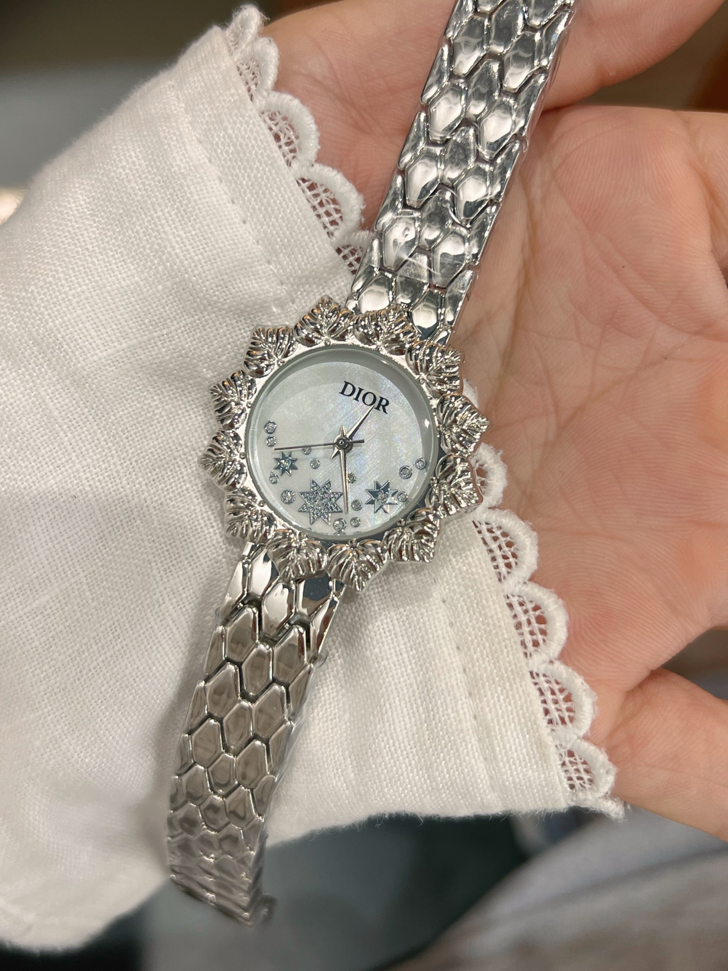 💰50
迪奥 时尚最新款✨🎀简约时尚时装表💍精美名