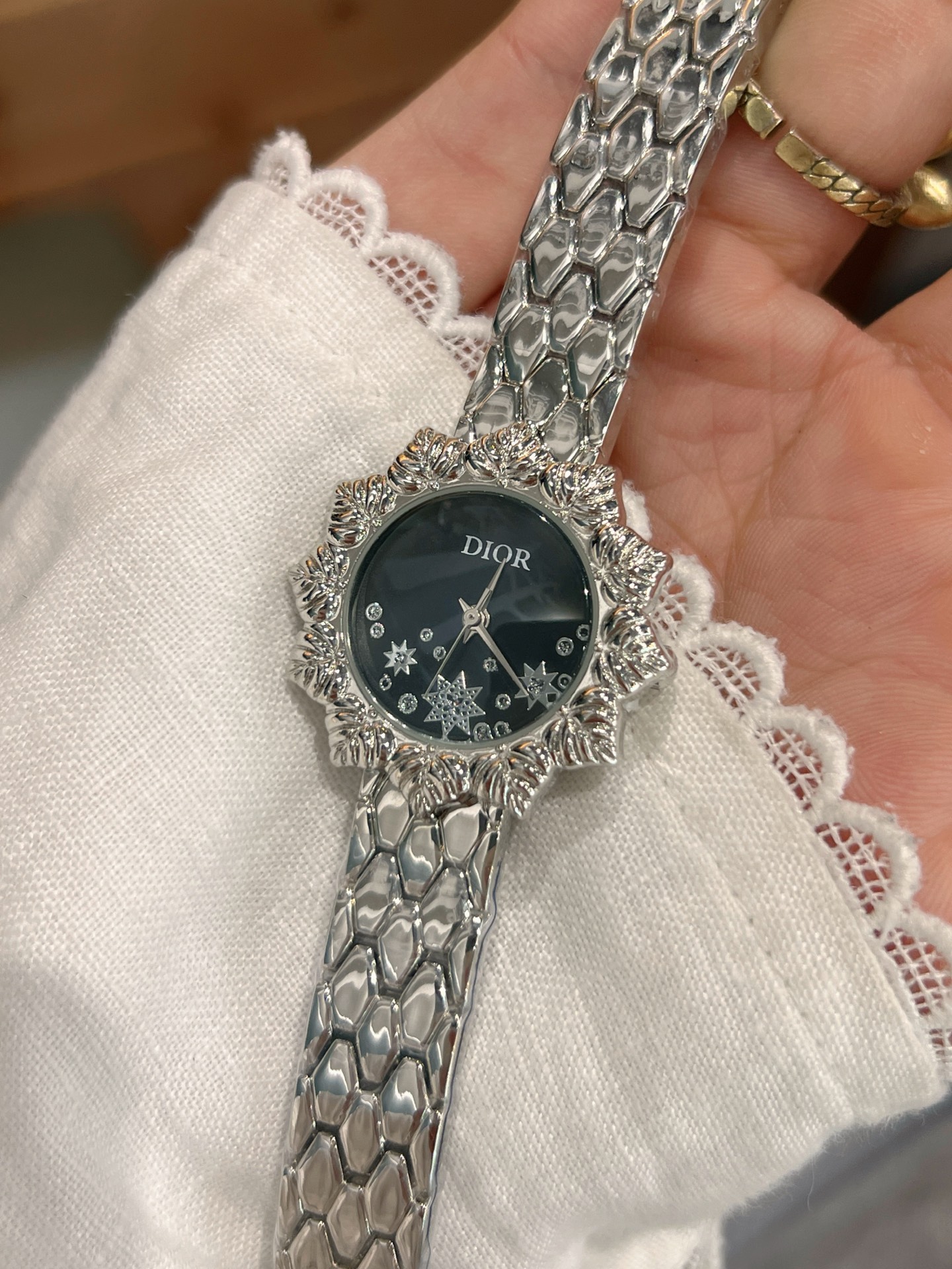 💰50
迪奥 时尚最新款✨🎀简约时尚时装表💍精美名