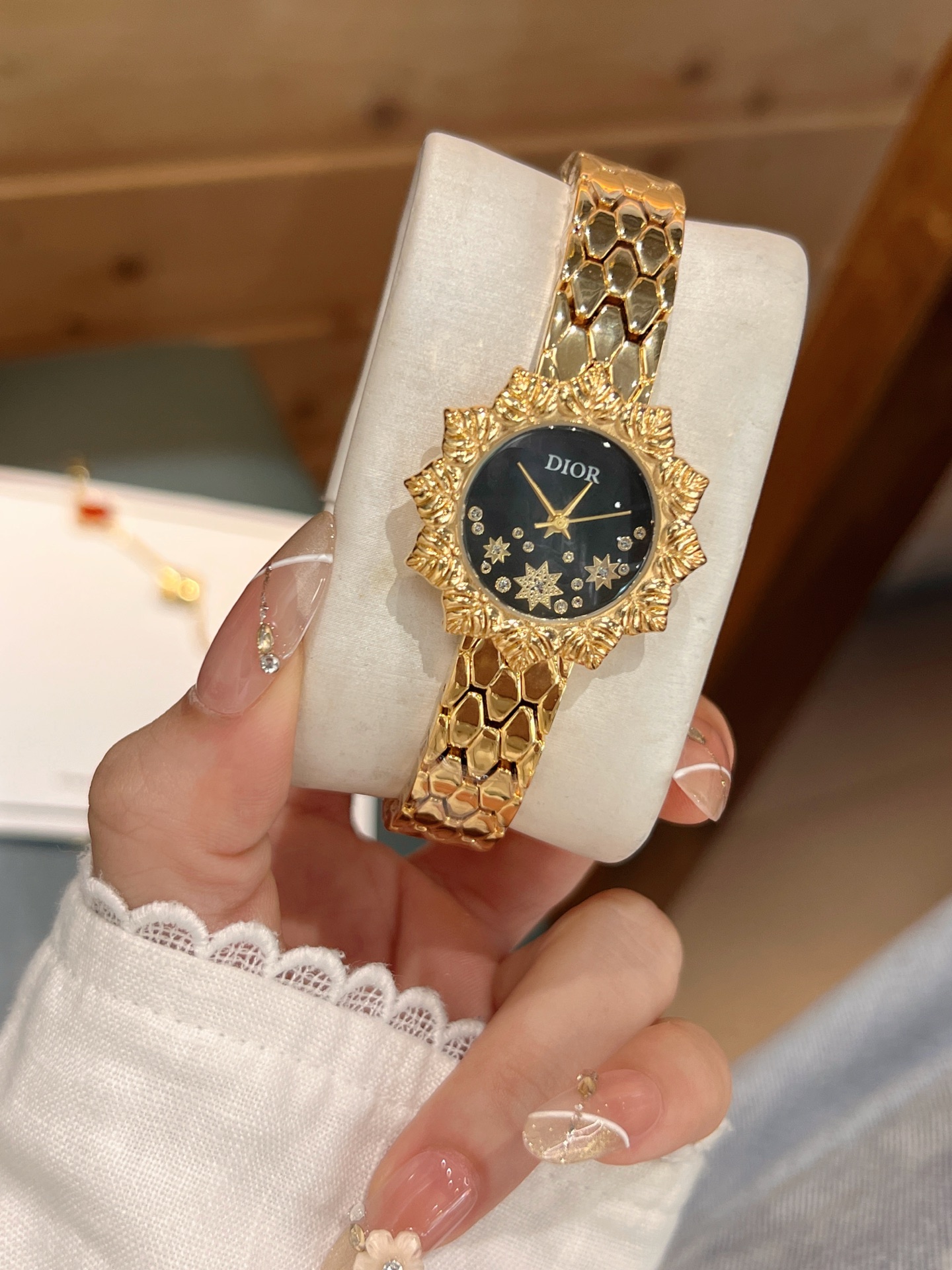 💰50
迪奥 时尚最新款✨🎀简约时尚时装表💍精美名