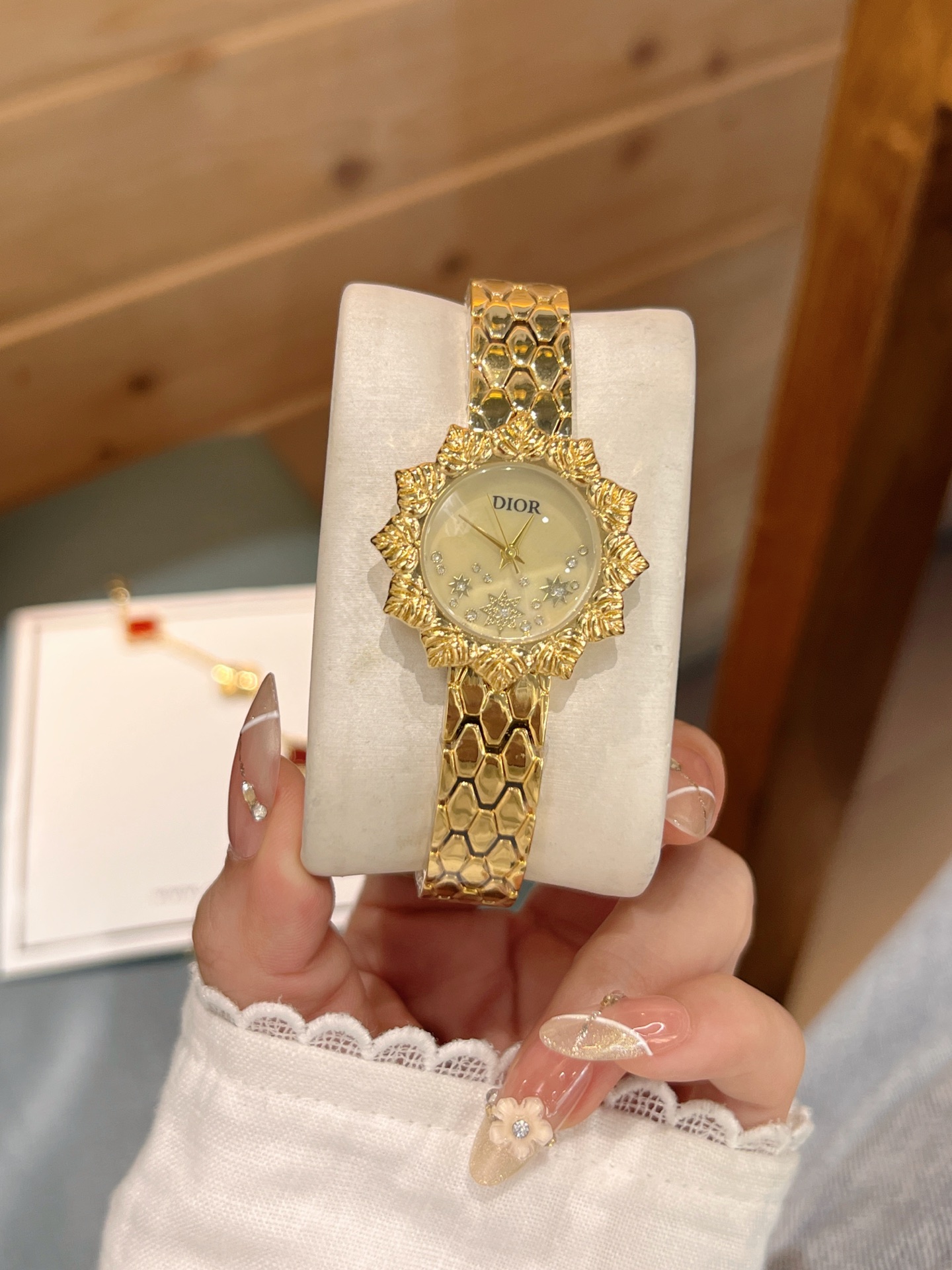 💰50
迪奥 时尚最新款✨🎀简约时尚时装表💍精美名