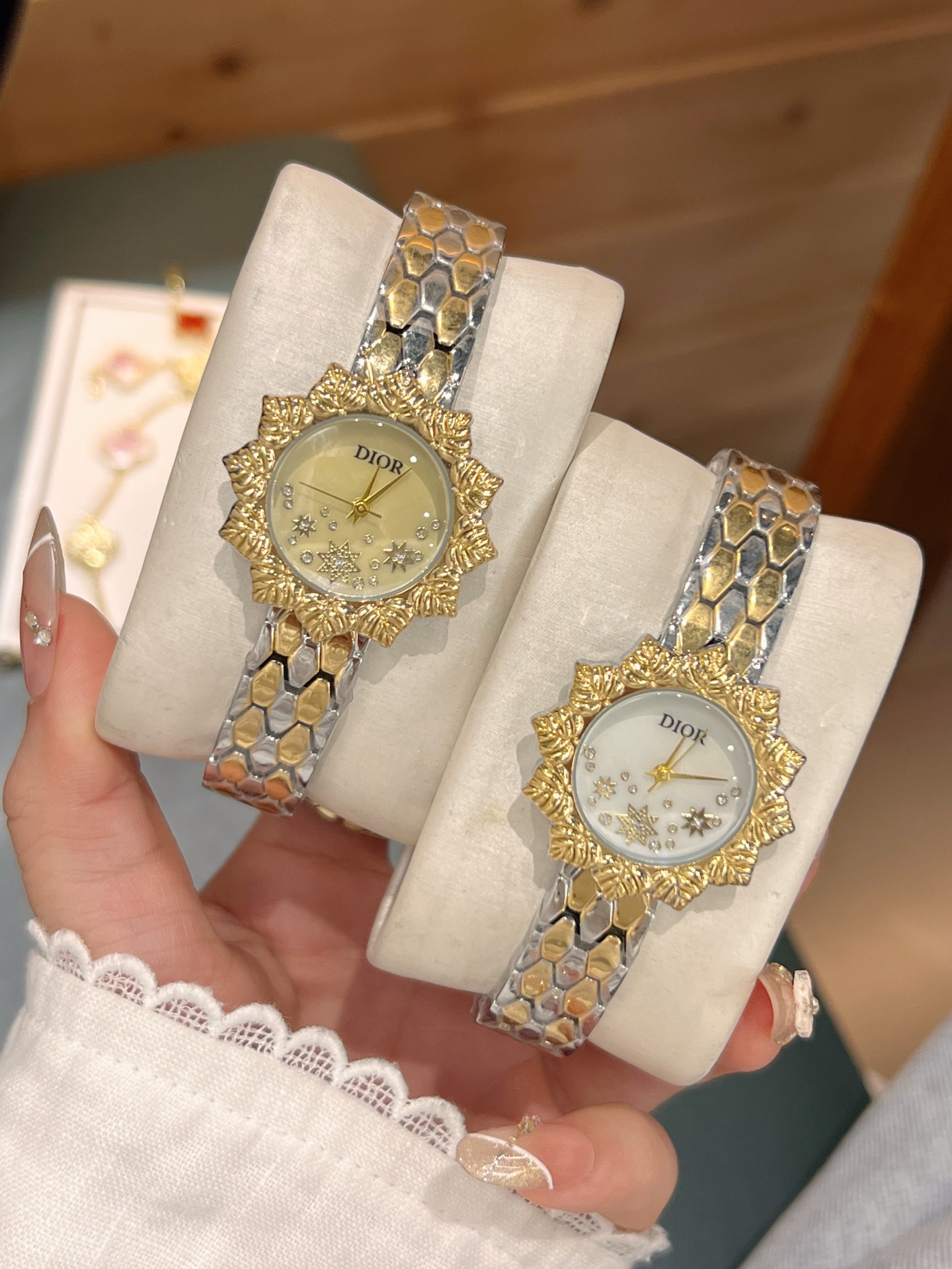 💰50
迪奥 时尚最新款✨🎀简约时尚时装表💍精美名