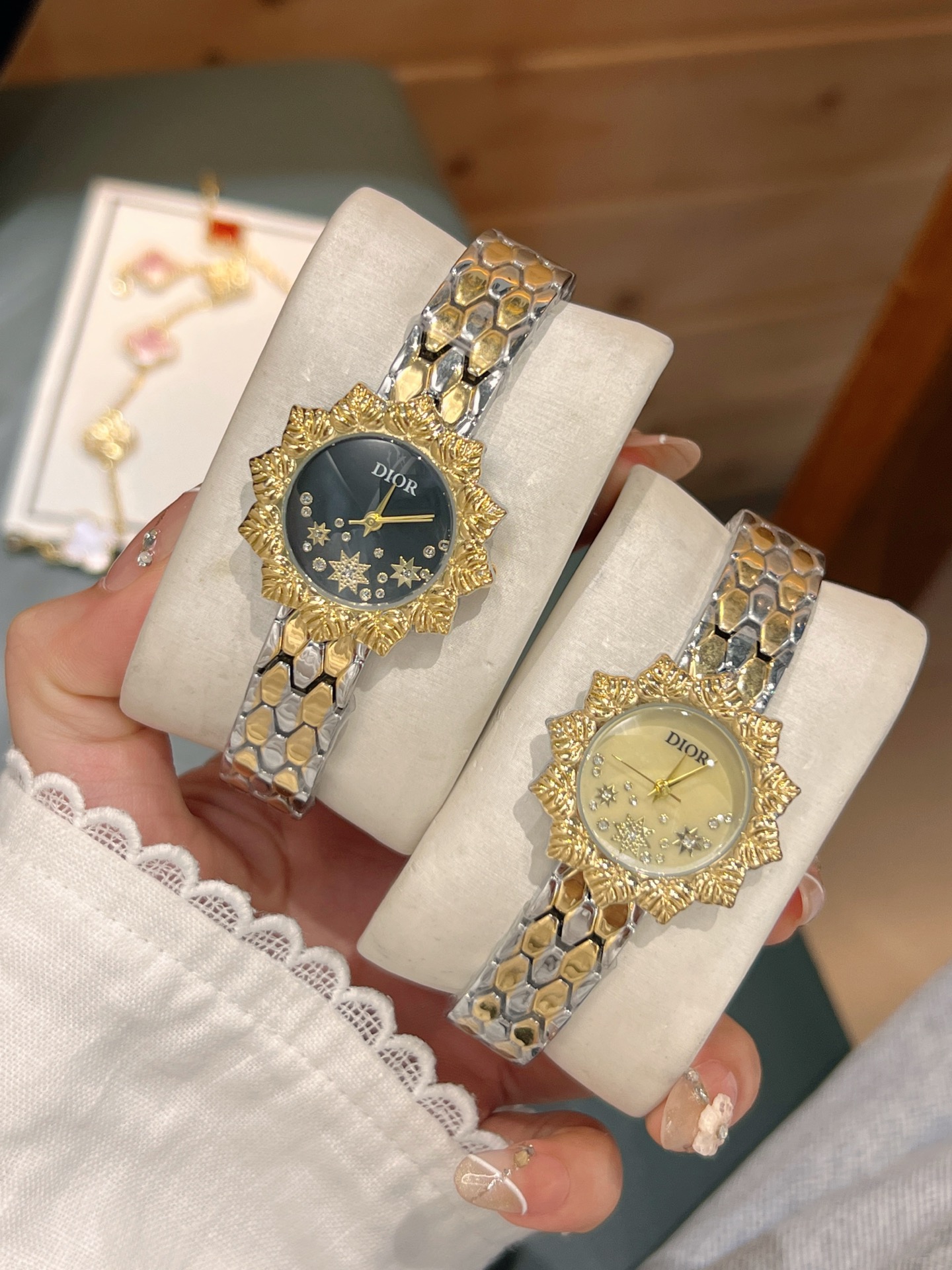 💰50
迪奥 时尚最新款✨🎀简约时尚时装表💍精美名