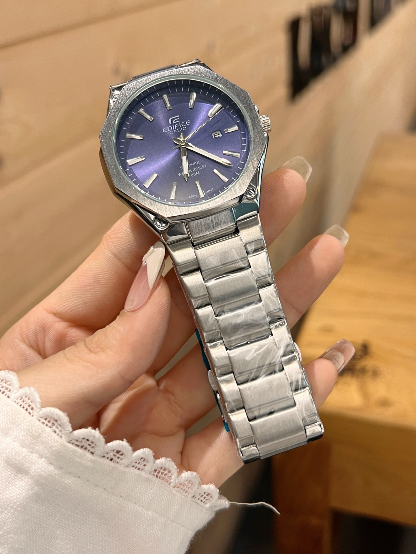 💰60
品牌:卡西欧,机芯:石英机芯 ,镜面:顶级金钢