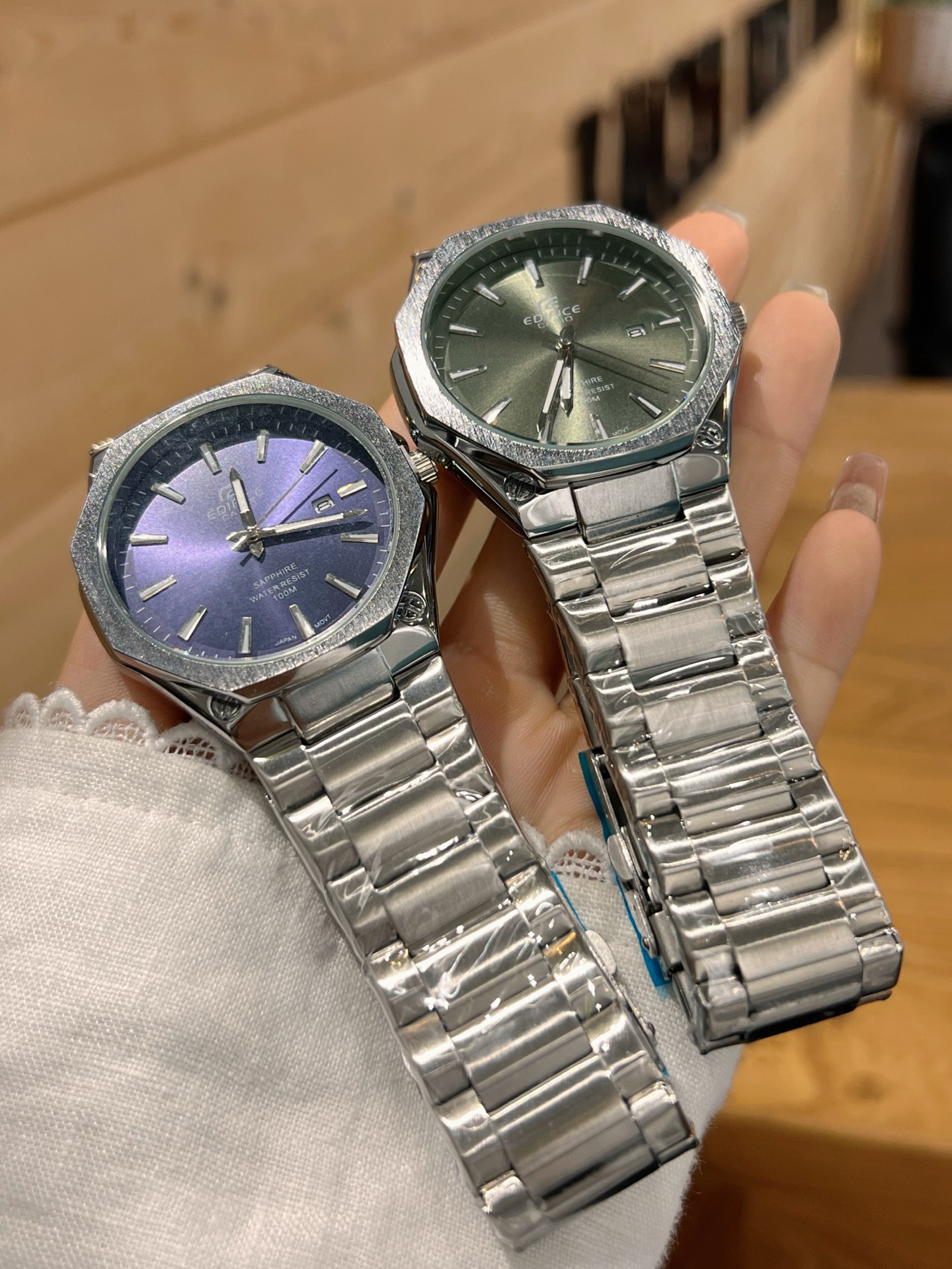 💰60
品牌:卡西欧,机芯:石英机芯 ,镜面:顶级金钢