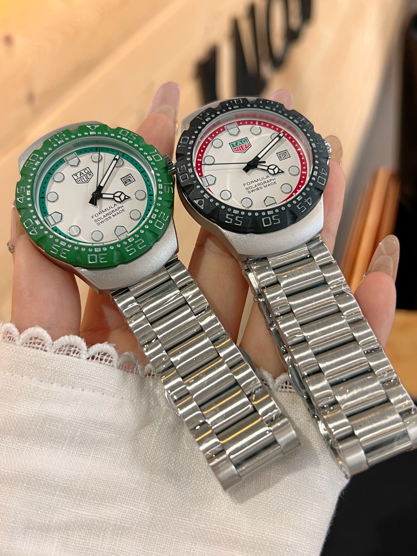 💰80泰格豪雅 搭载石英原装机芯,316精钢蝴蝶扣表带