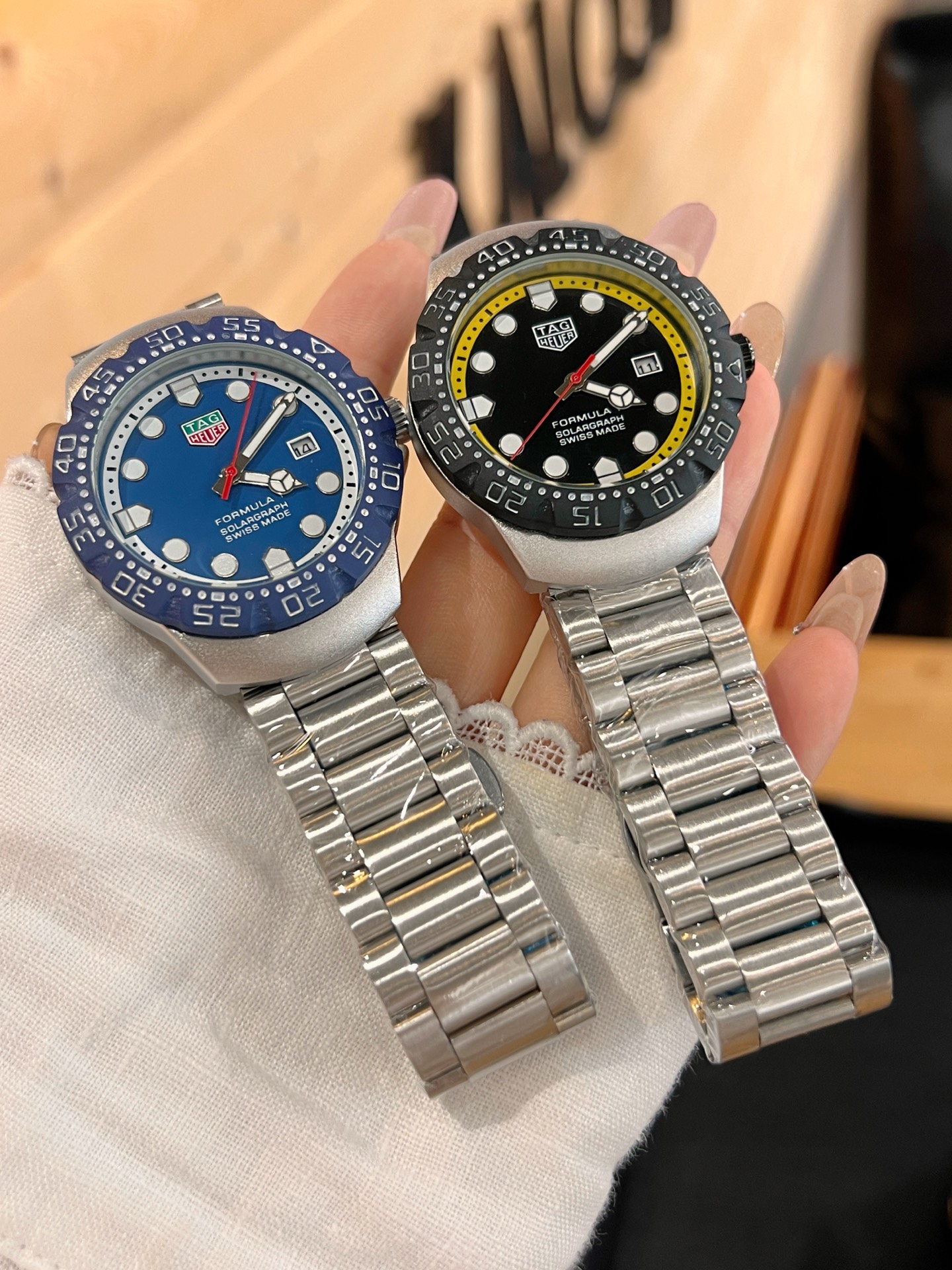 💰80泰格豪雅 搭载石英原装机芯,316精钢蝴蝶扣表带