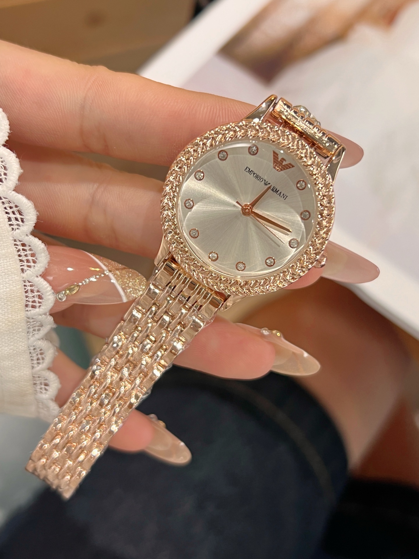 💰50
阿玛尼 时尚最新款✨🎀简约时尚时装表💍精美