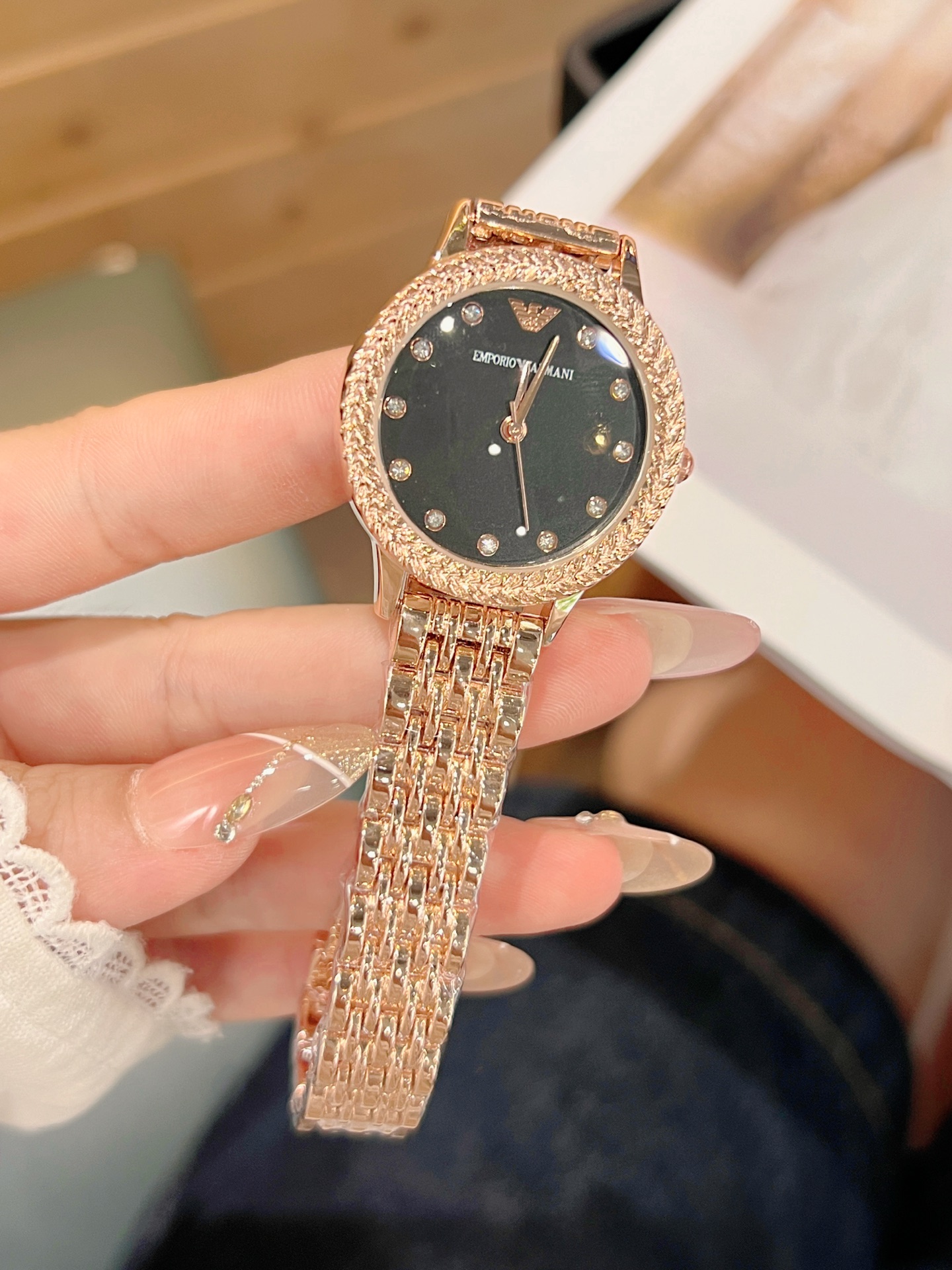 💰50
阿玛尼 时尚最新款✨🎀简约时尚时装表💍精美