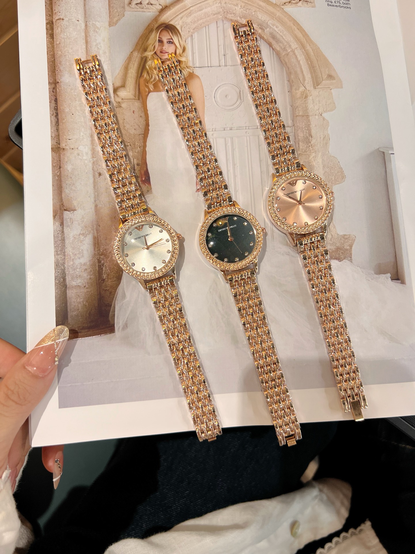 💰50
阿玛尼 时尚最新款✨🎀简约时尚时装表💍精美