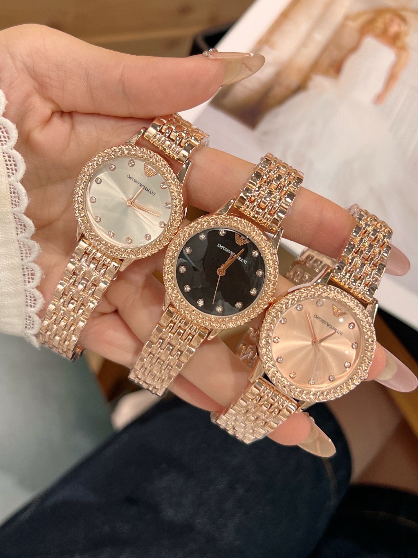 💰50
阿玛尼 时尚最新款✨🎀简约时尚时装表💍精美